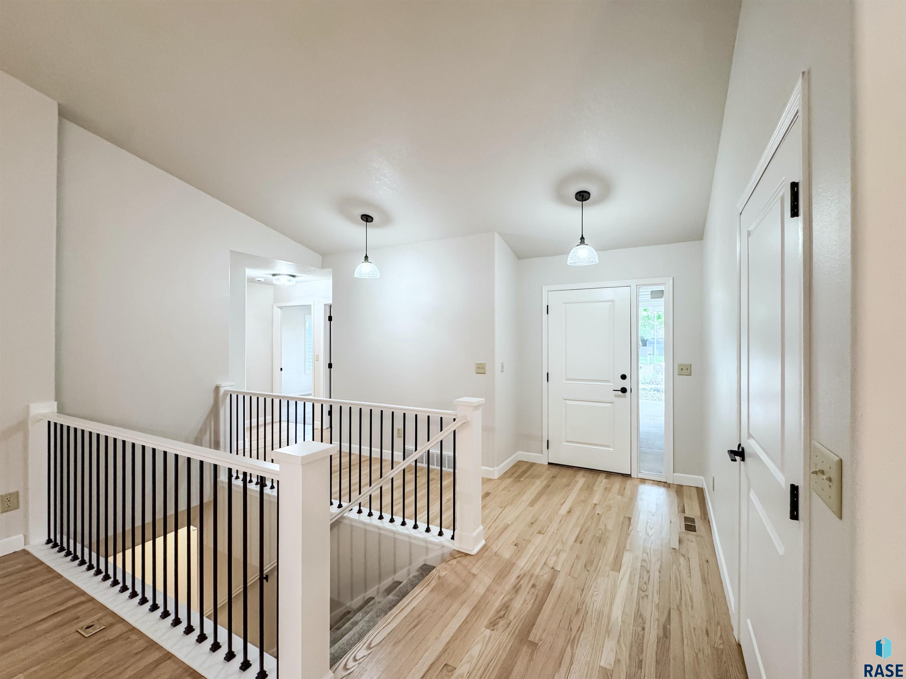 1708 E Ash Grove Cir