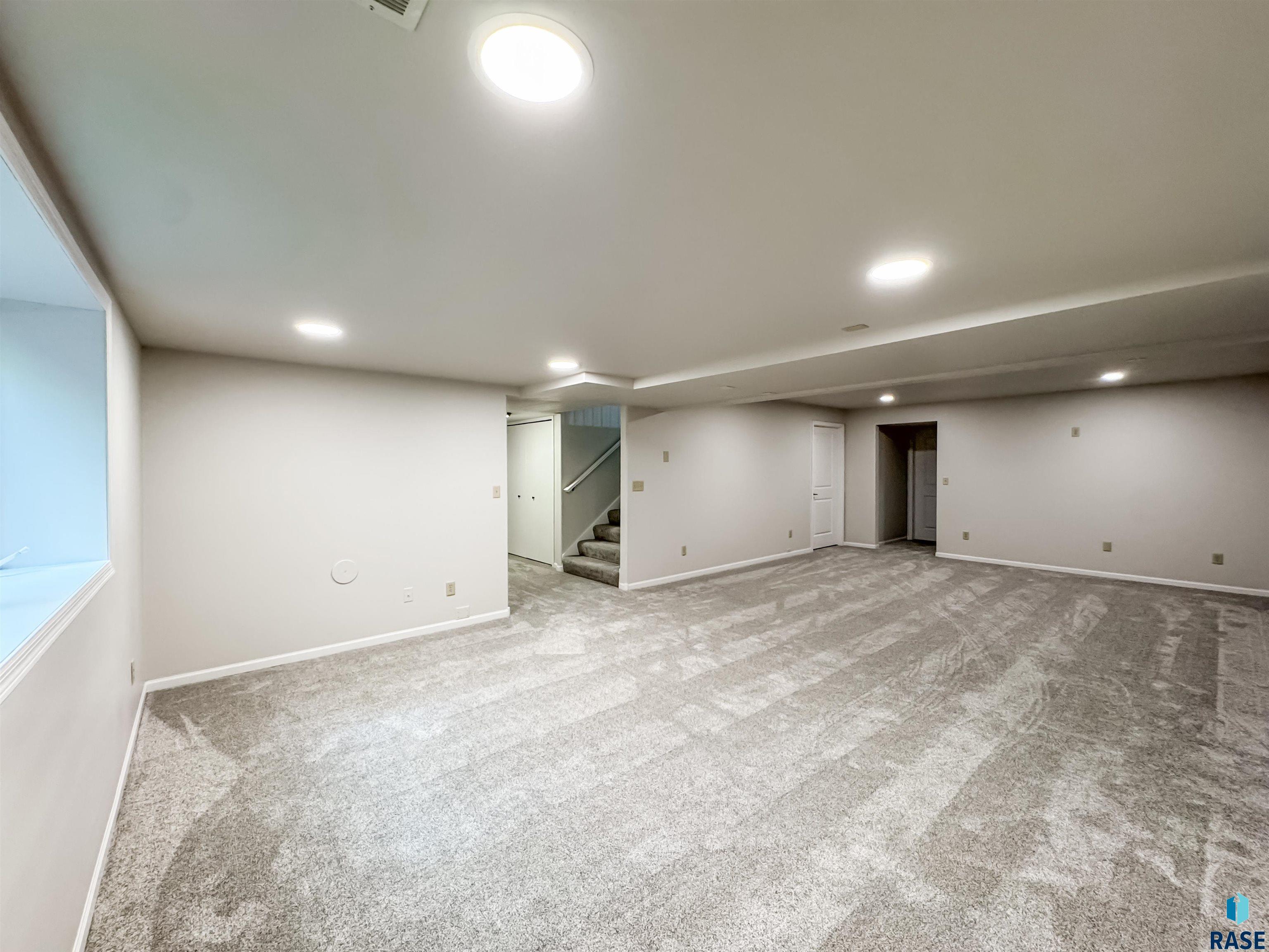 1708 E Ash Grove Cir