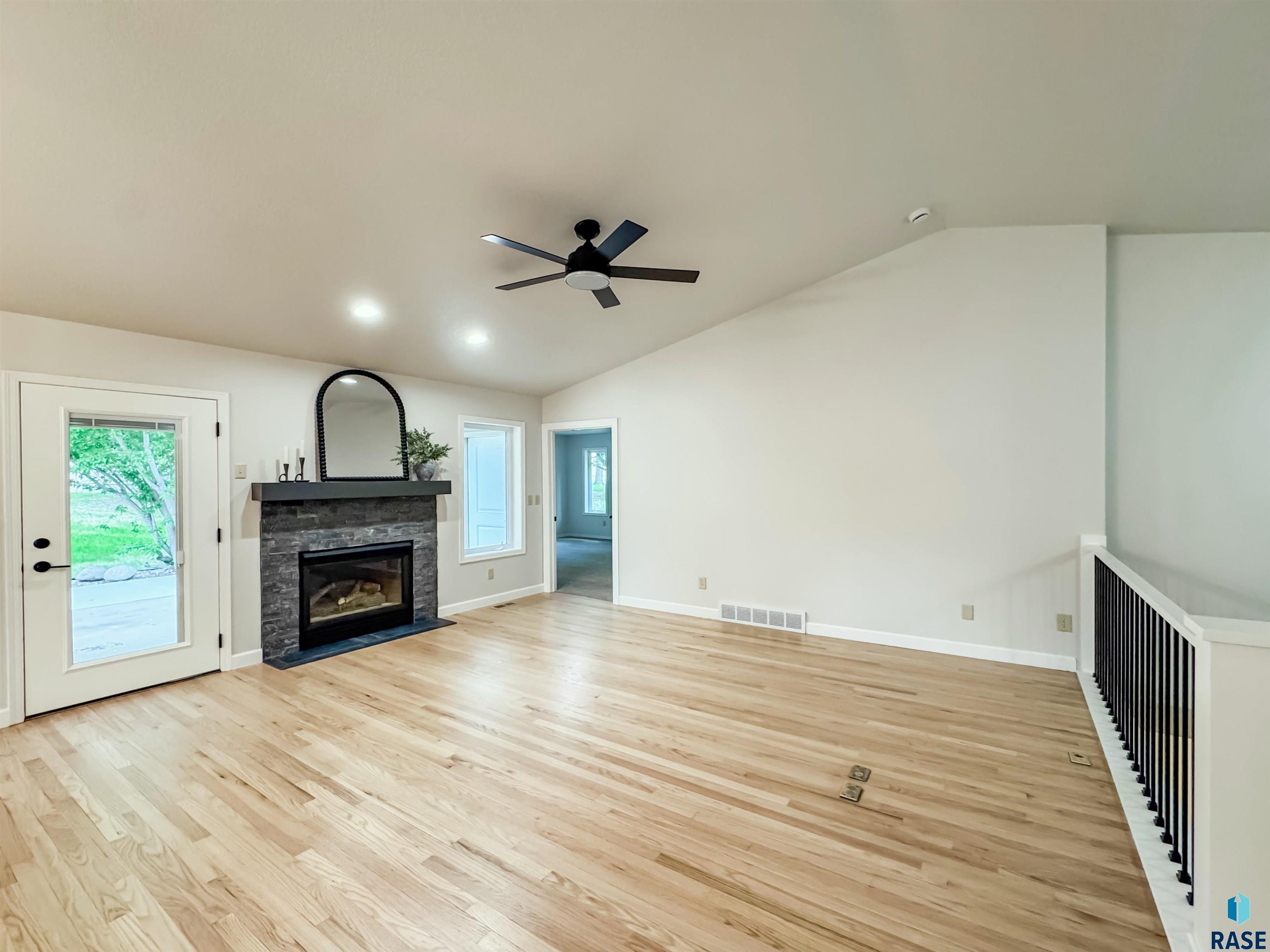 1708 E Ash Grove Cir