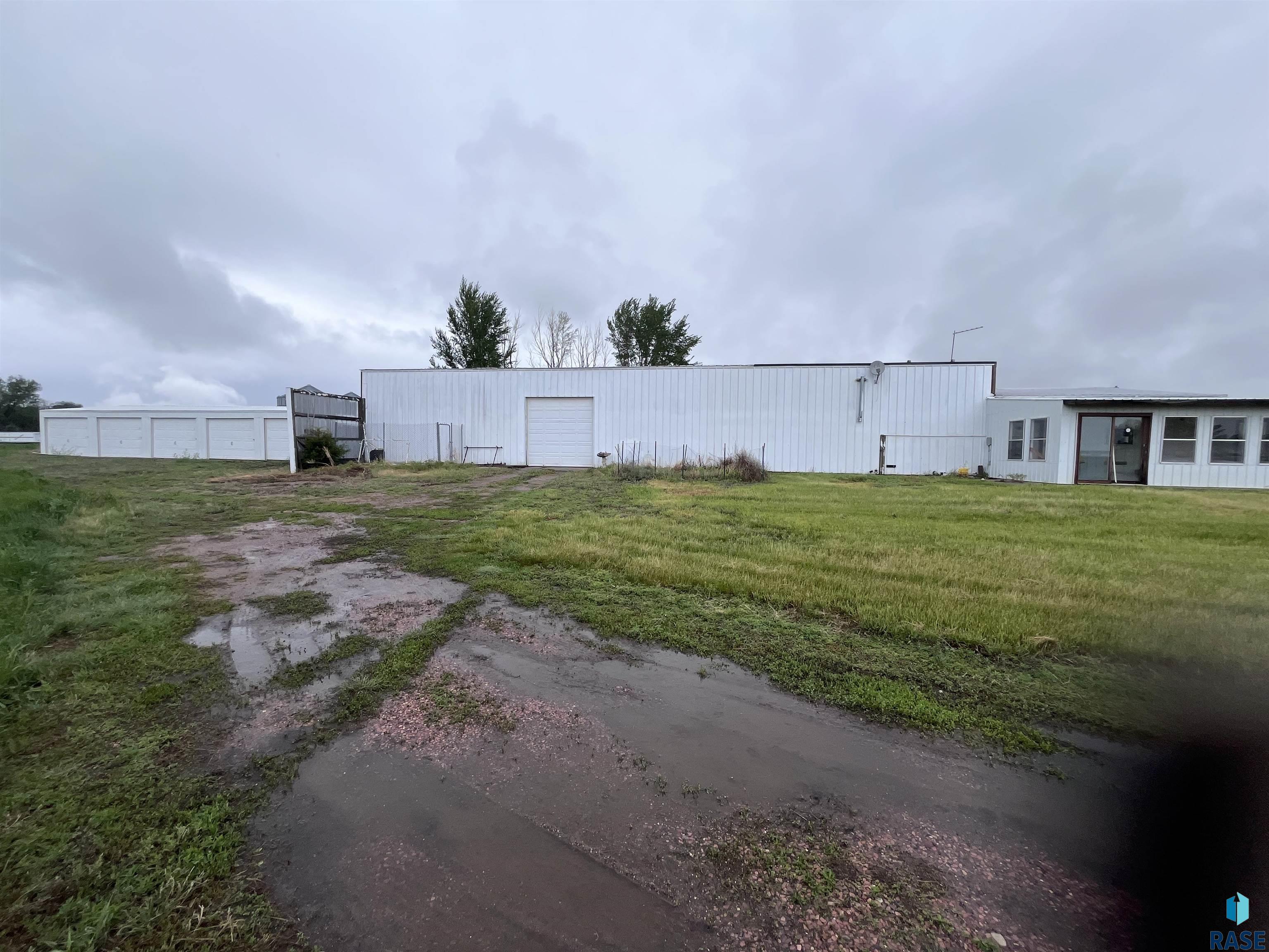 320 W 249th St
