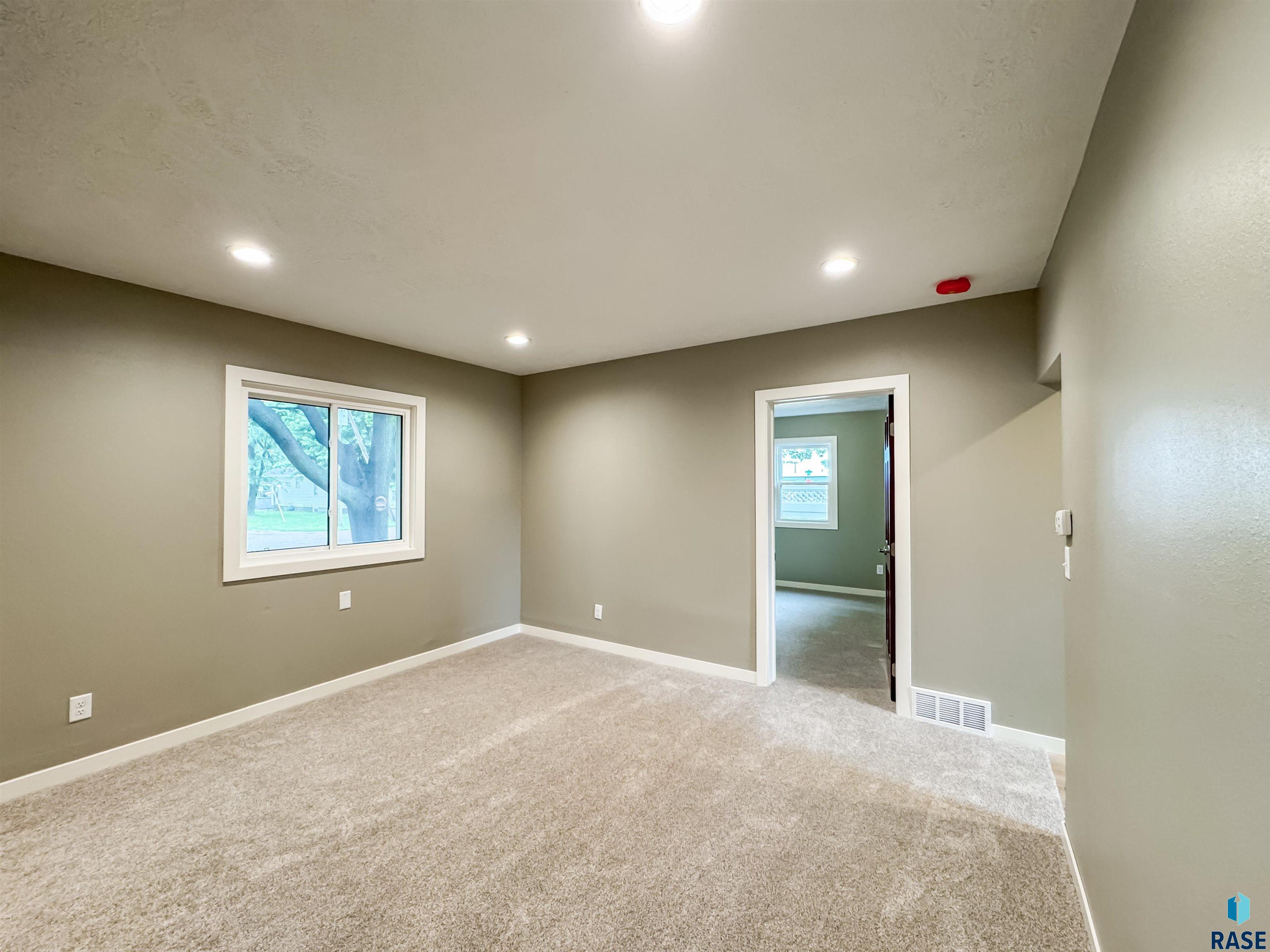 340 N Juniper Ave