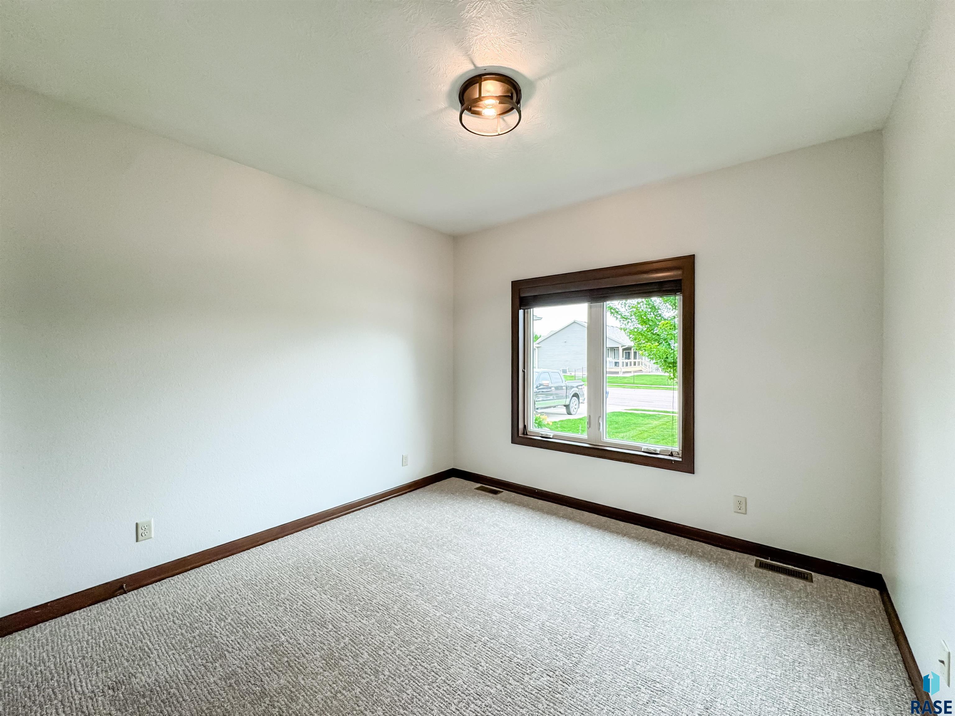 2116 S Monticello Ave