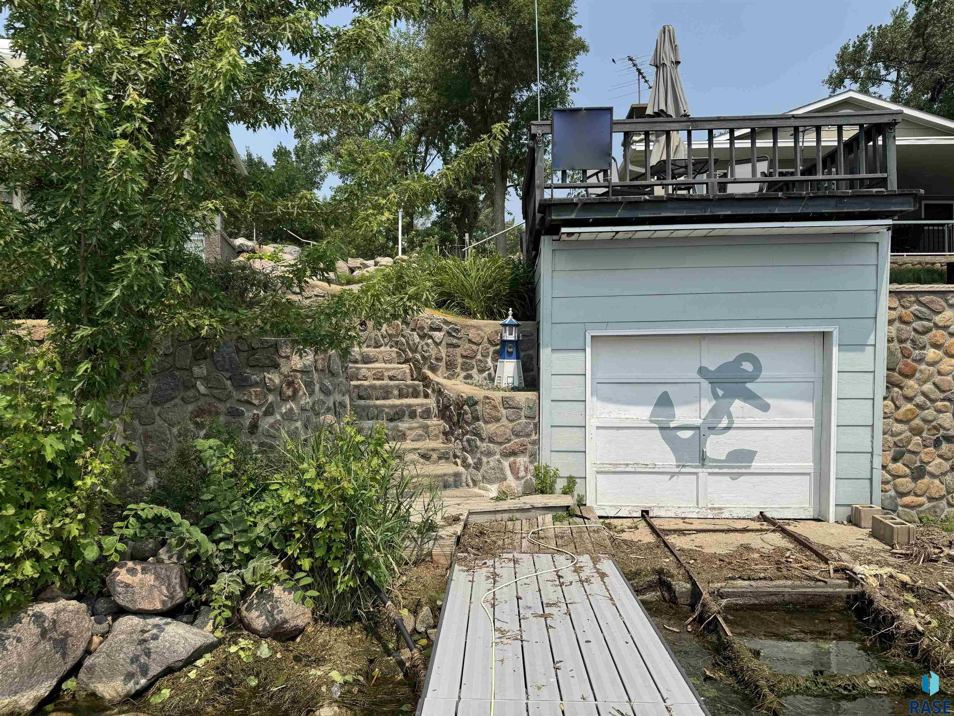 1043 Y Camp Rd