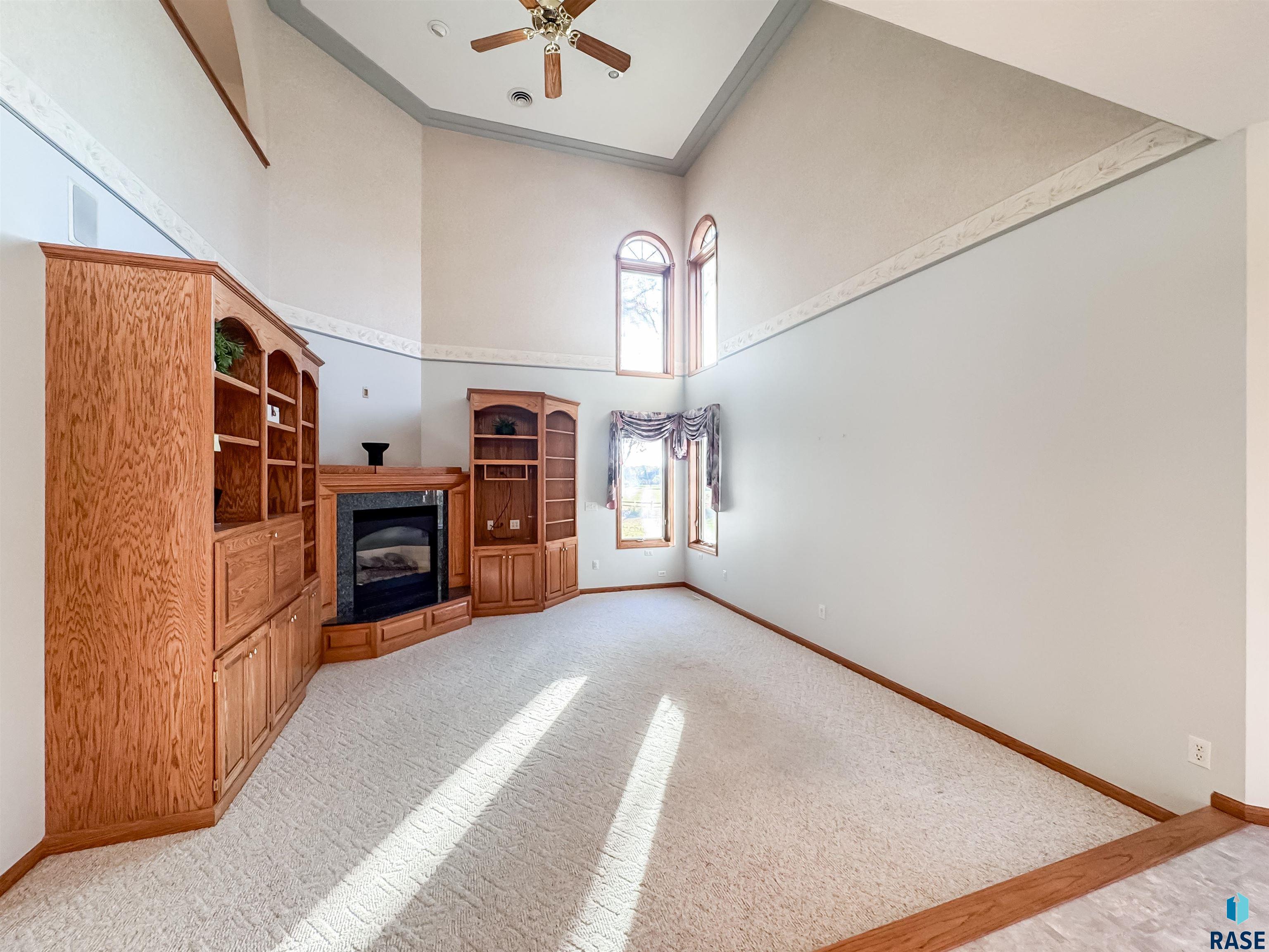 611 E 61st St Street