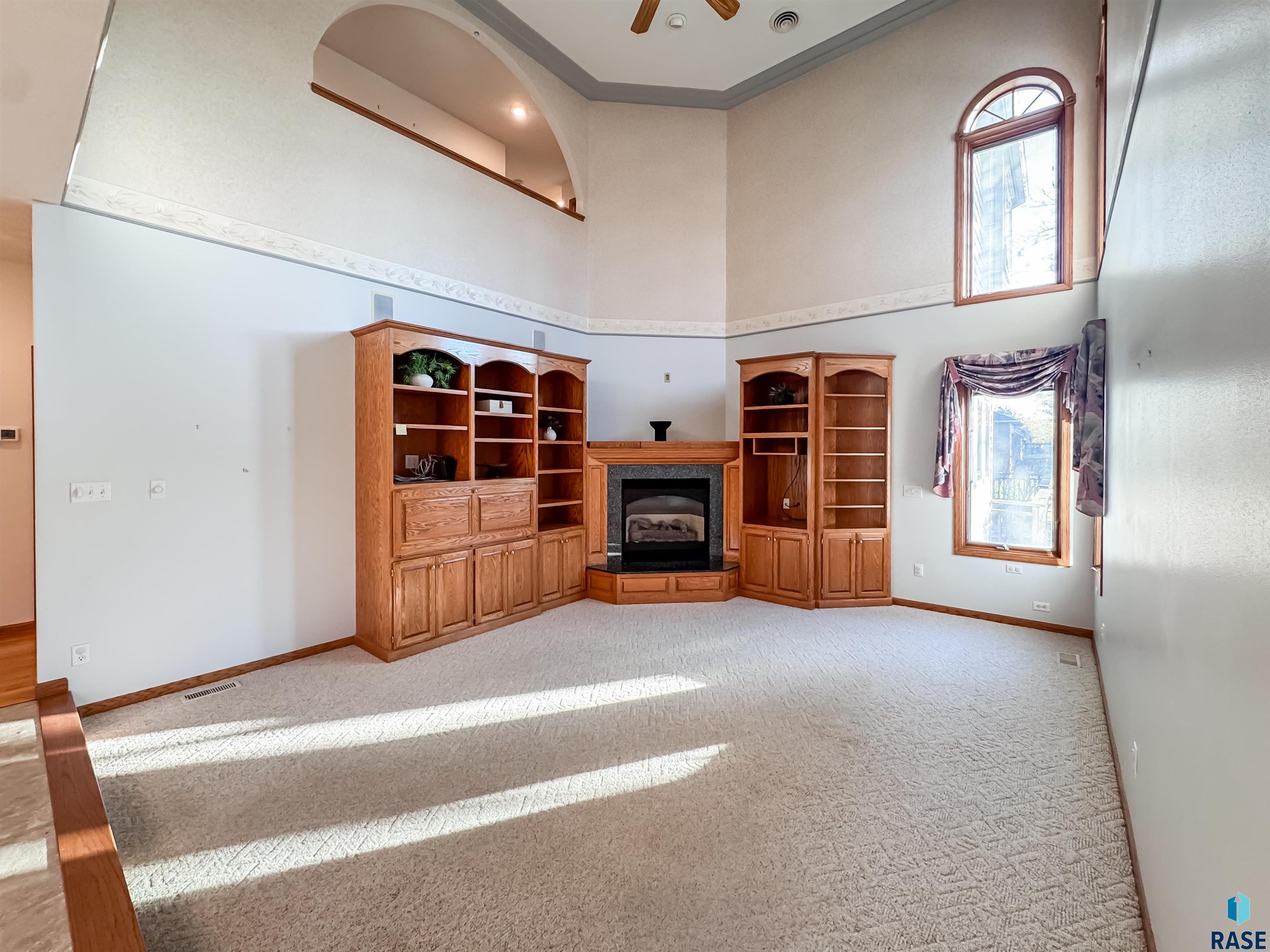 611 E 61st St Street