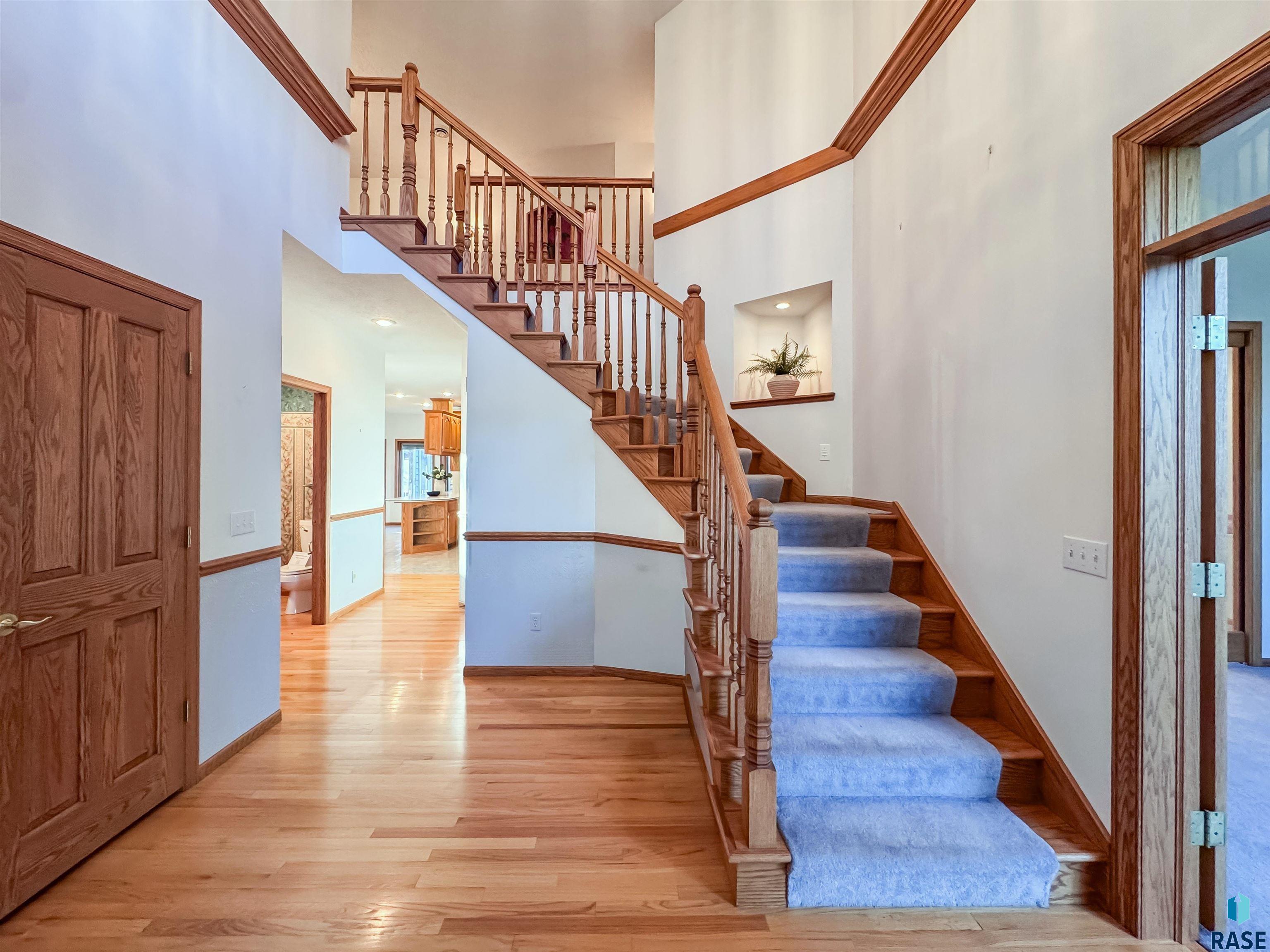 611 E 61st St Street