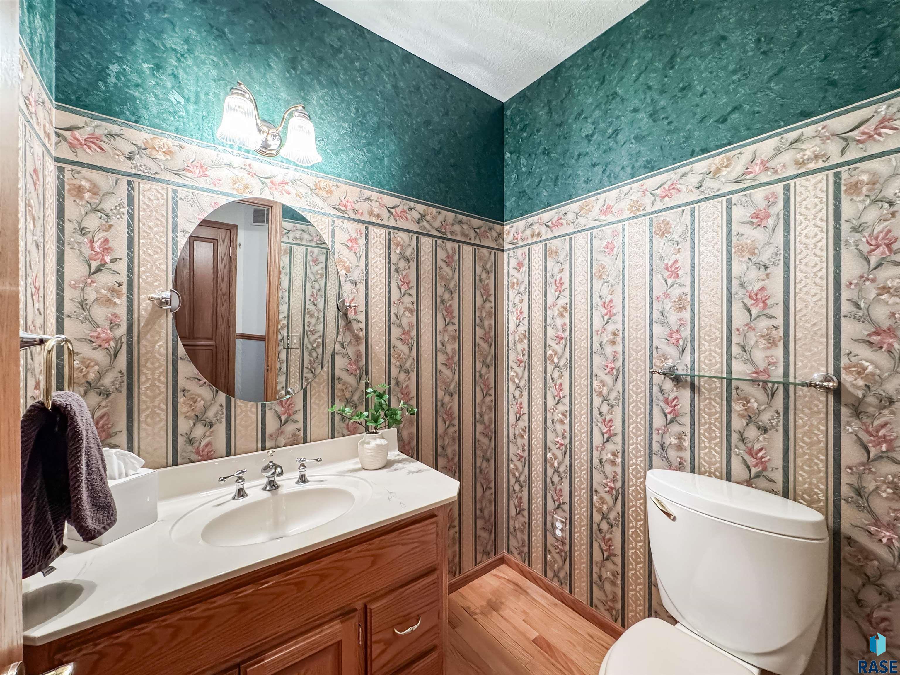 611 E 61st St Street