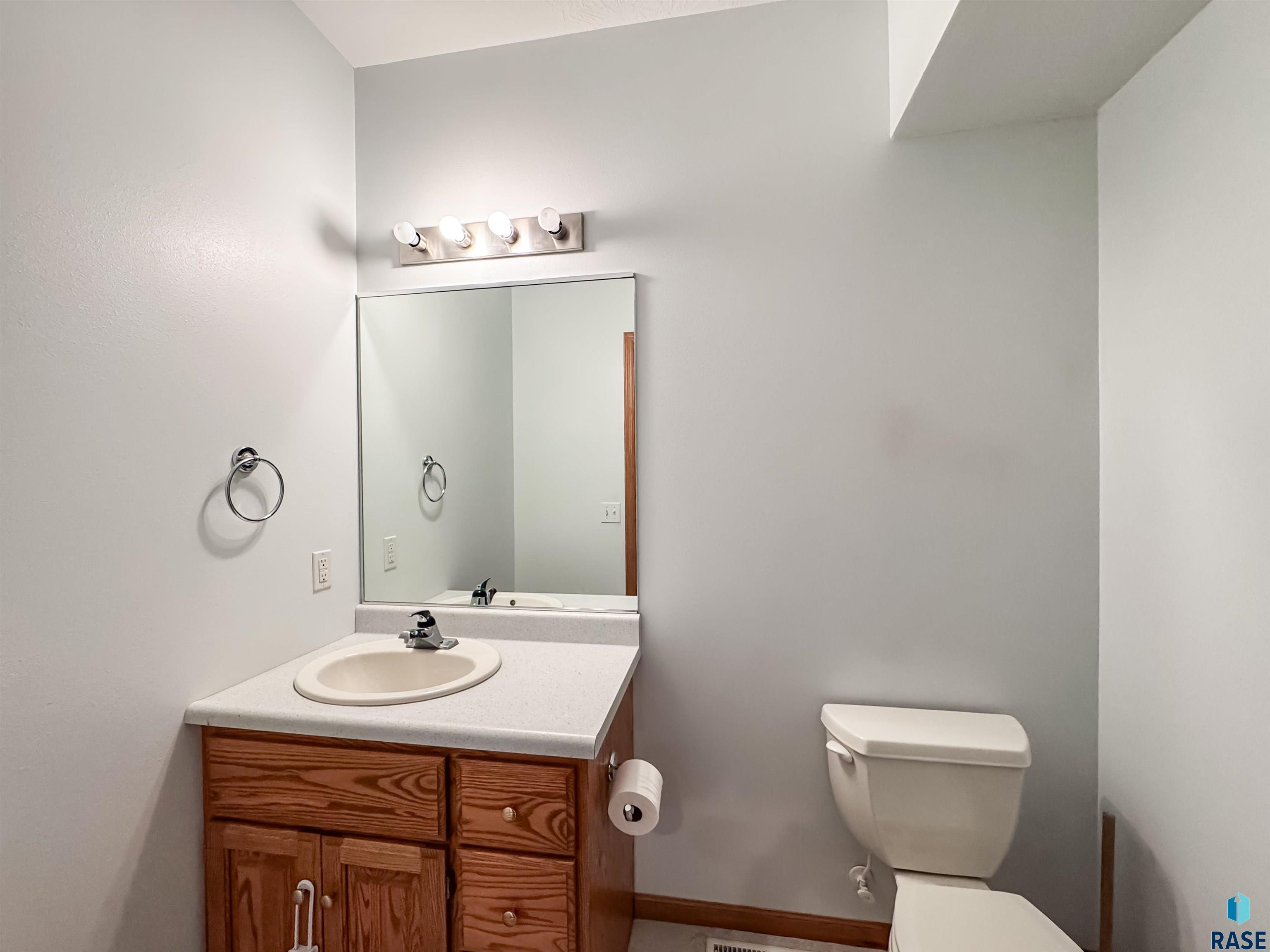 611 E 61st St Street