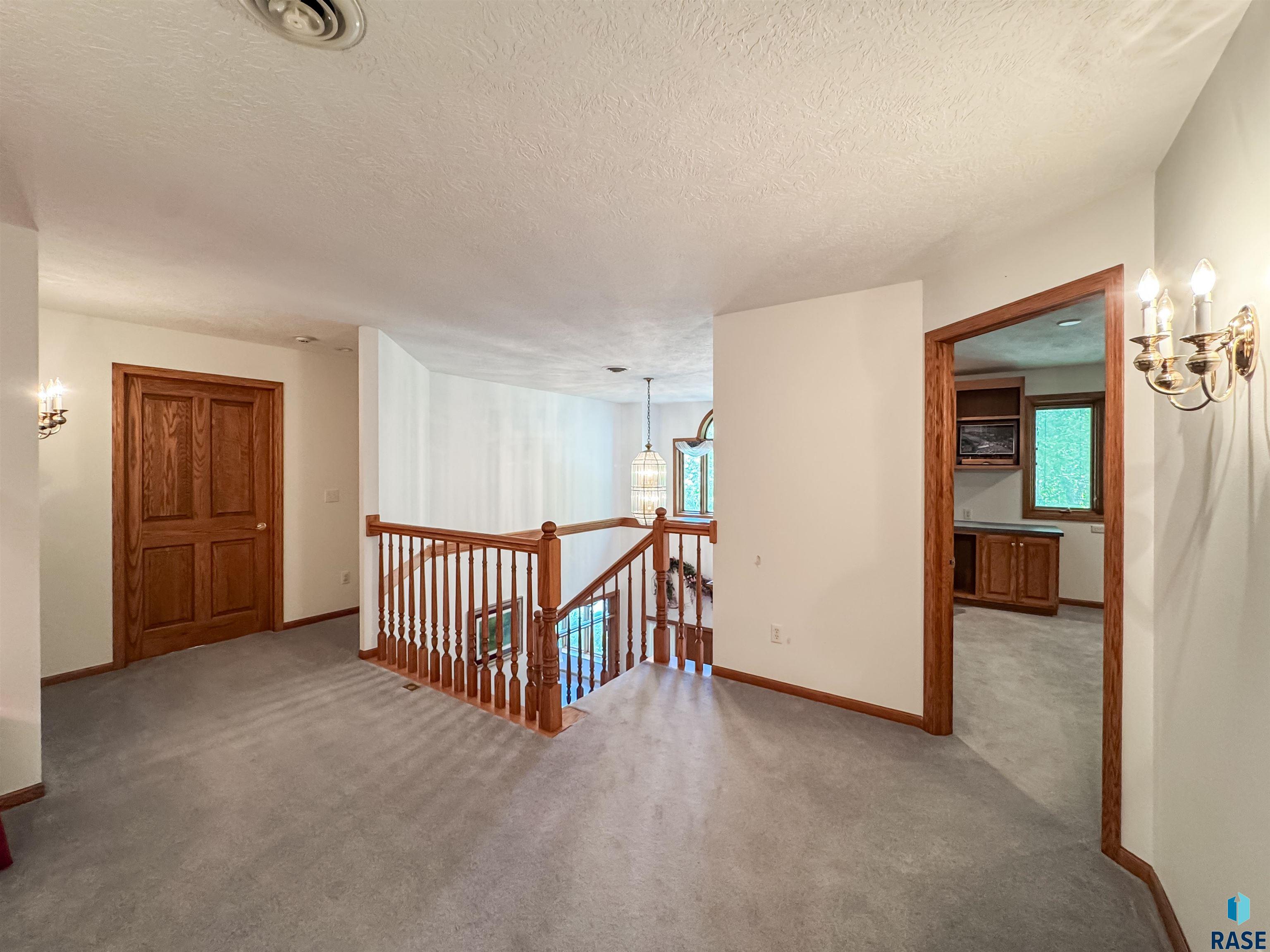 611 E 61st St Street