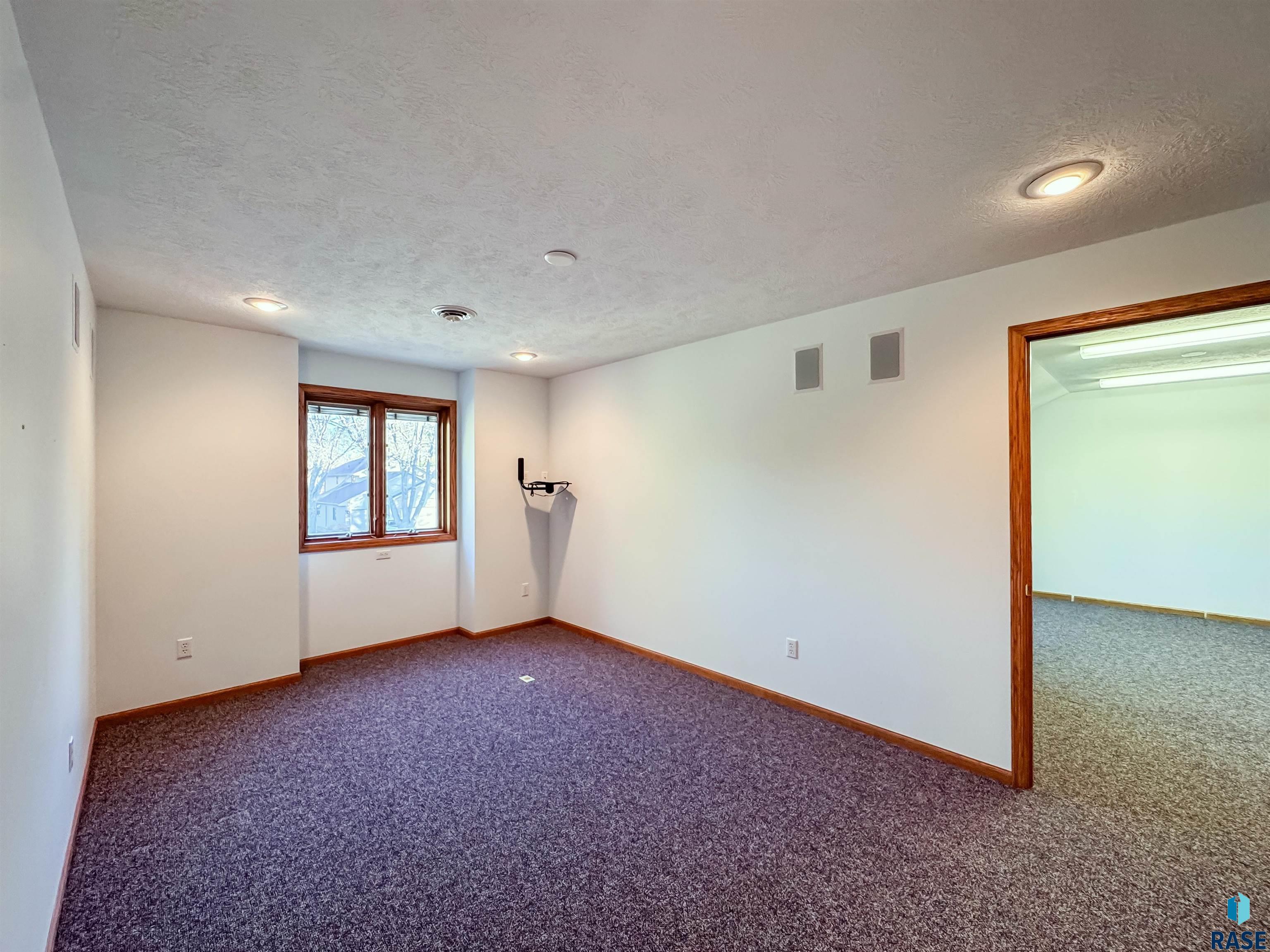 611 E 61st St Street