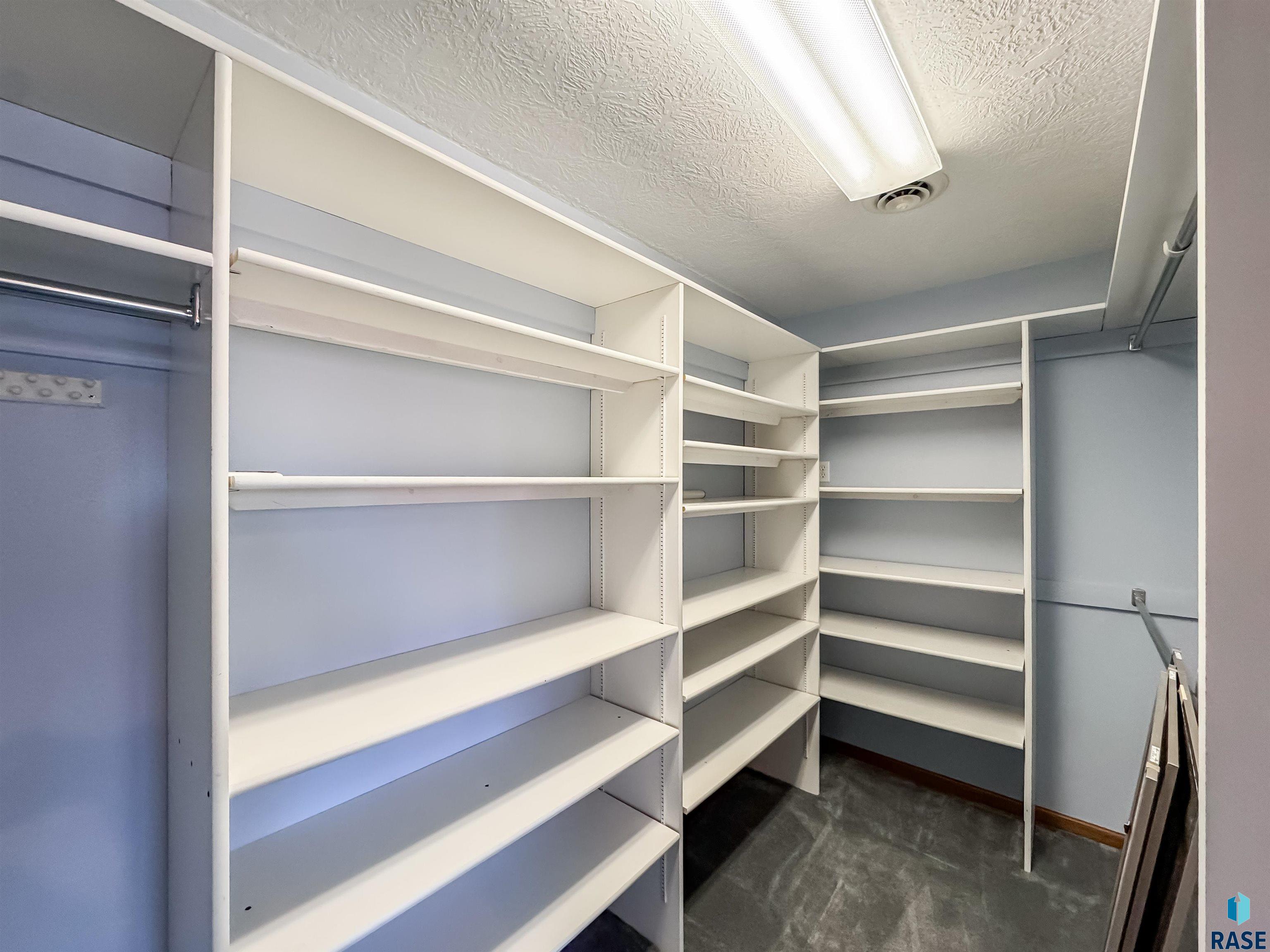 611 E 61st St Street