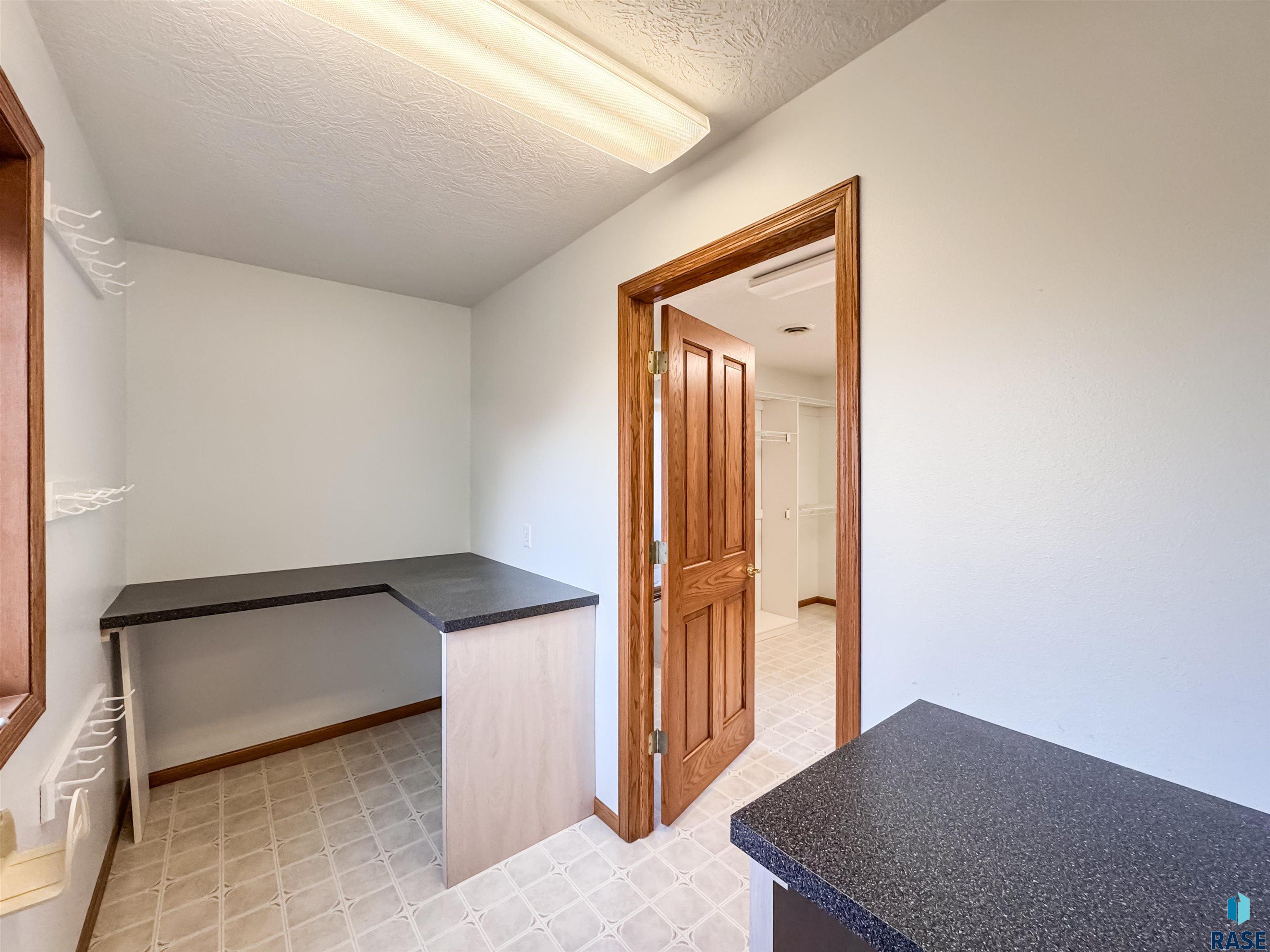 611 E 61st St Street