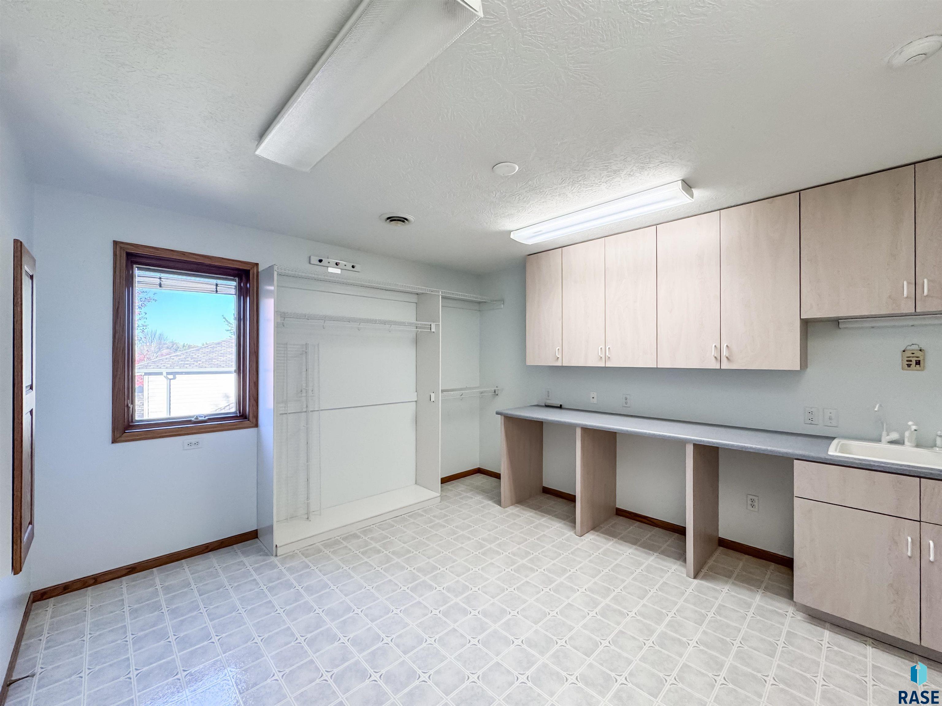 611 E 61st St Street