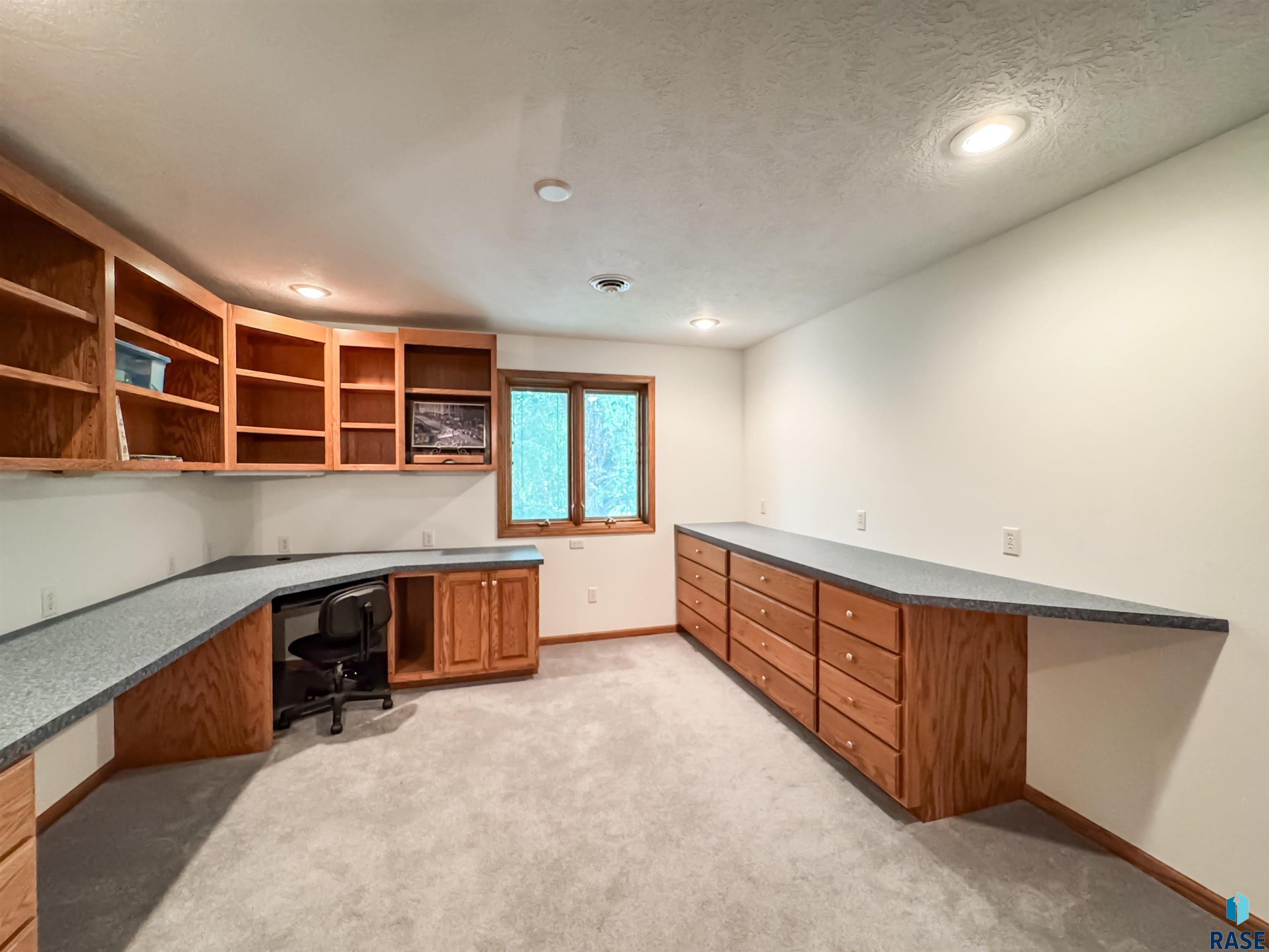 611 E 61st St Street