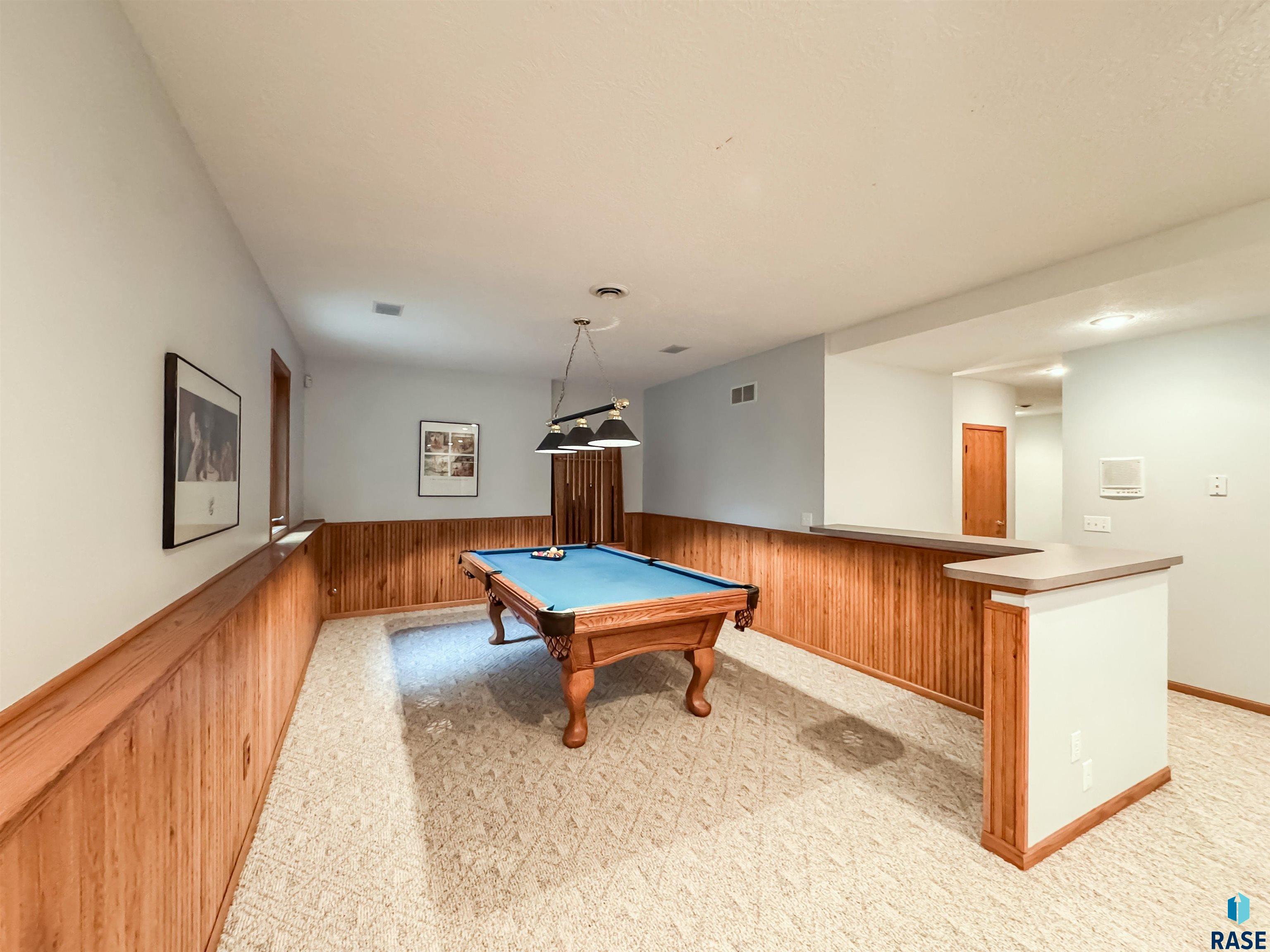 611 E 61st St Street