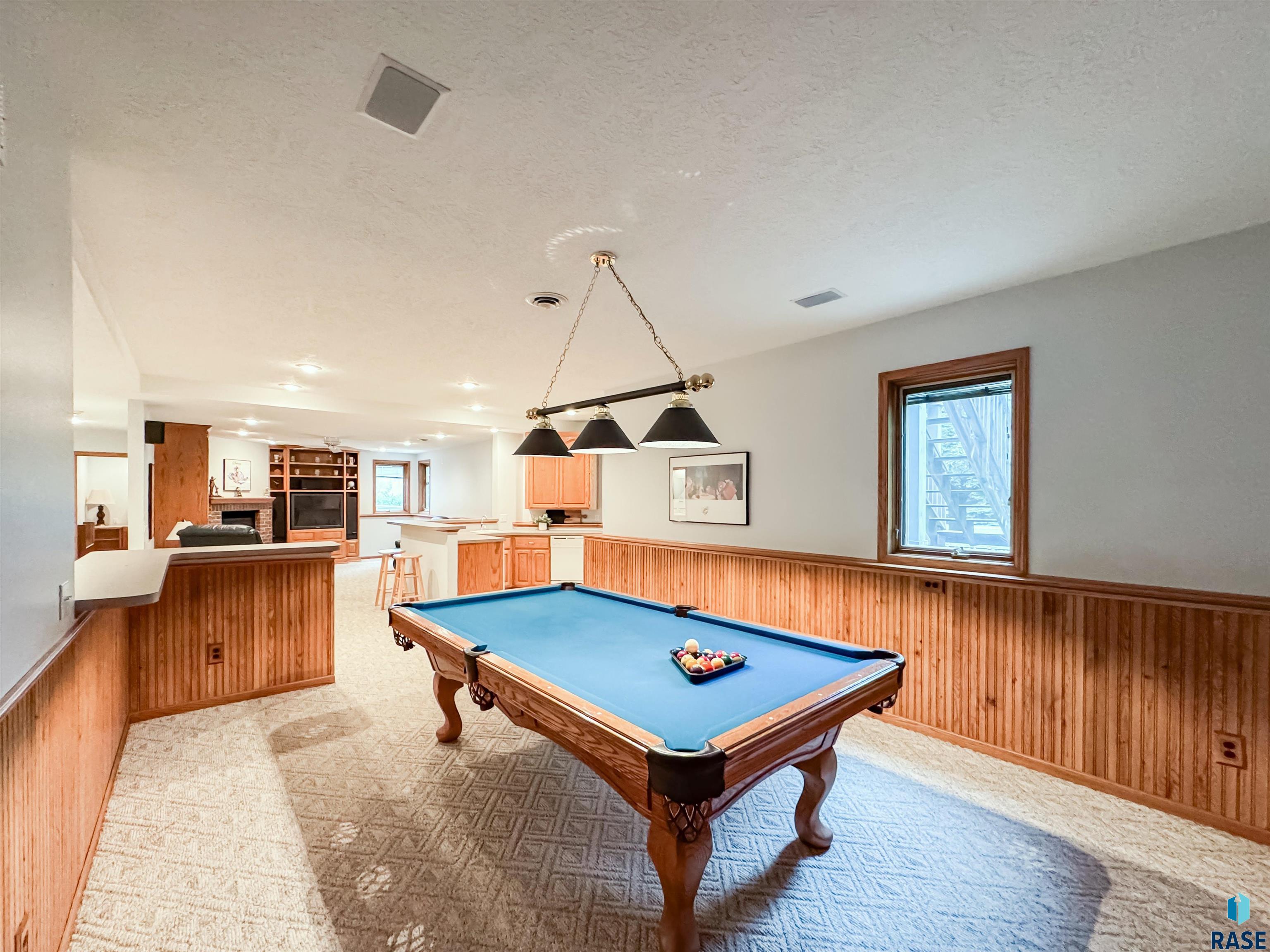 611 E 61st St Street