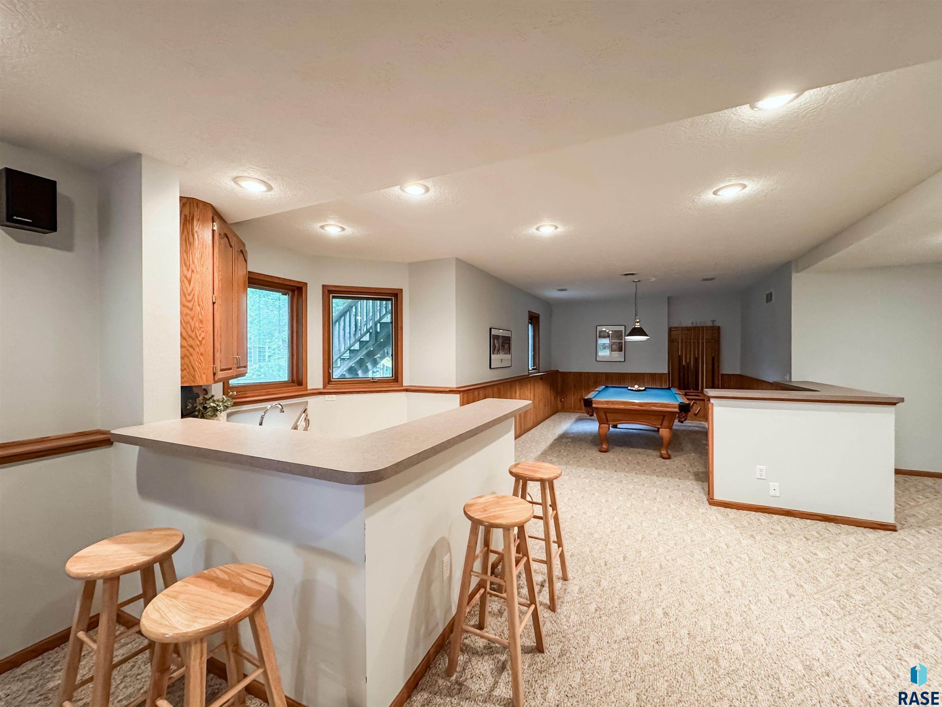 611 E 61st St Street