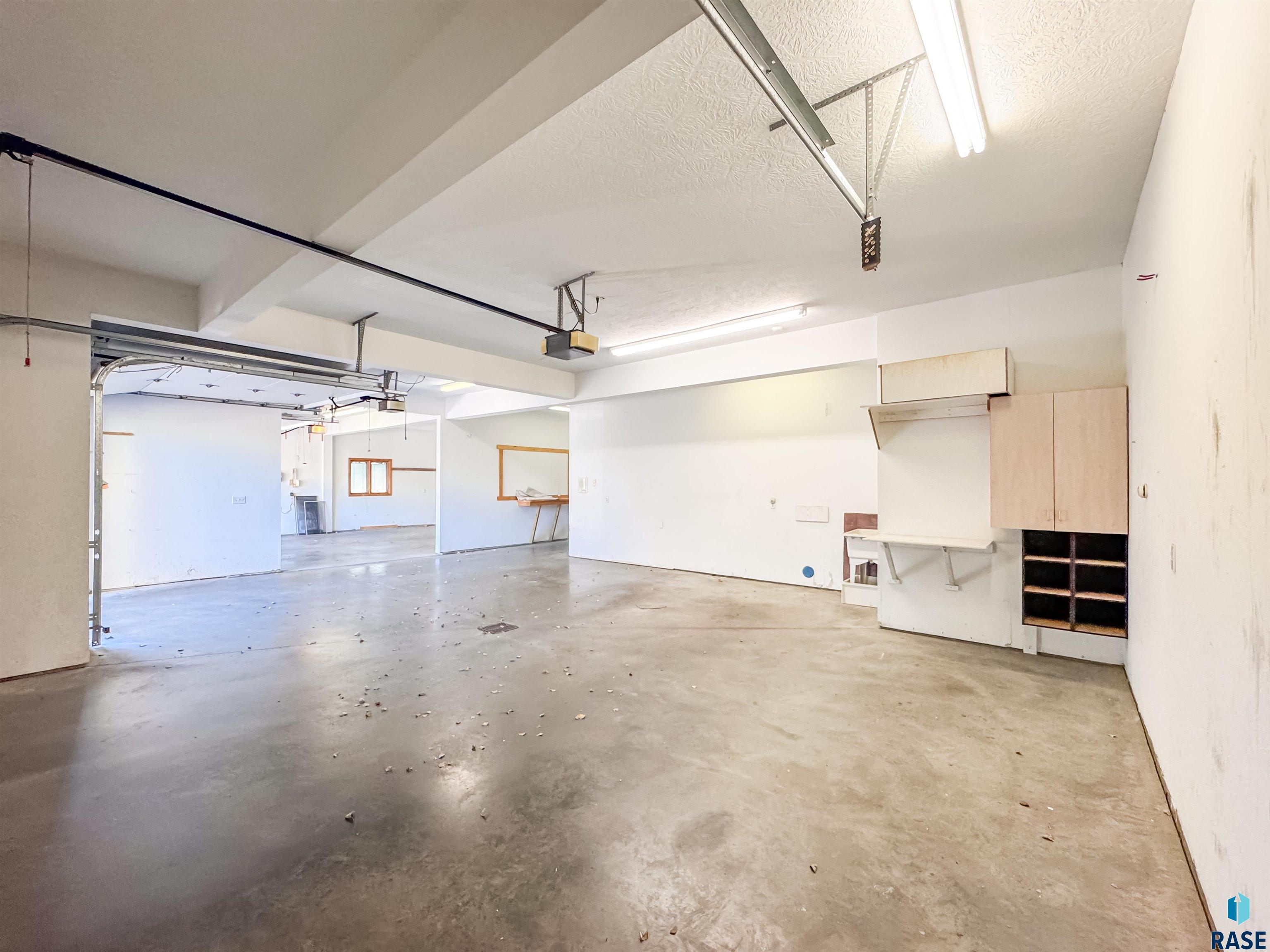 611 E 61st St Street