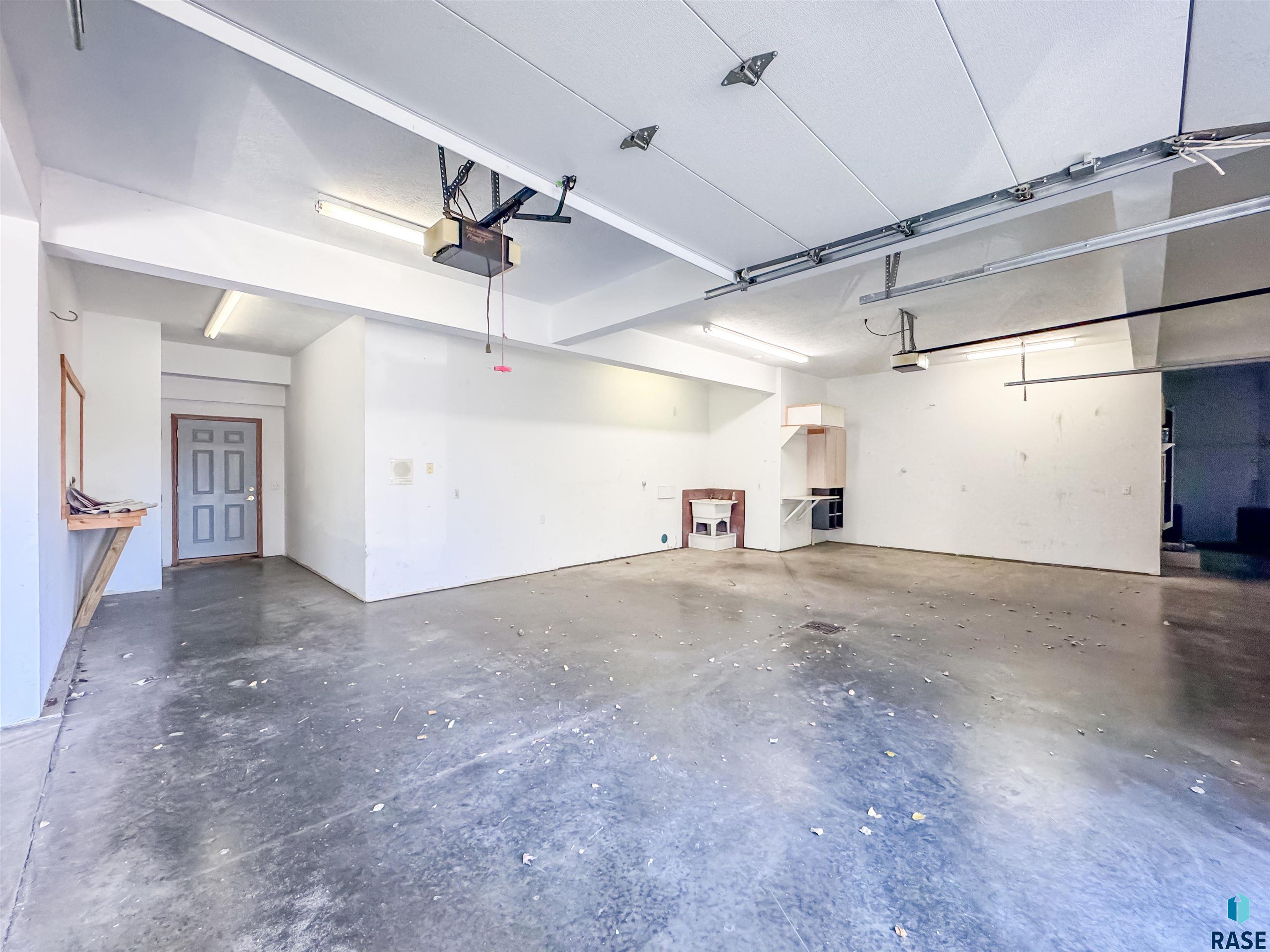 611 E 61st St Street