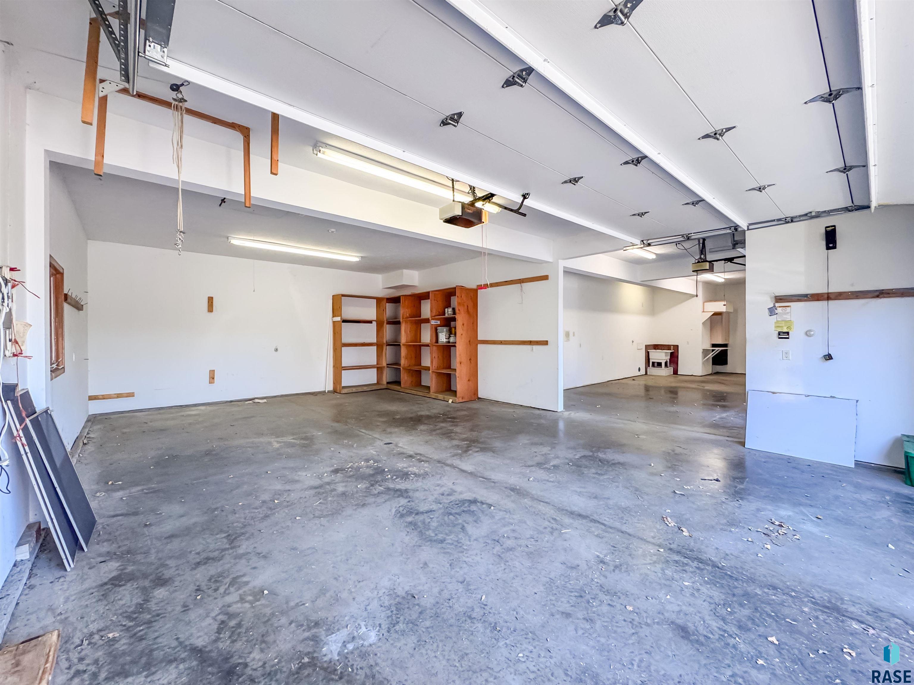 611 E 61st St Street