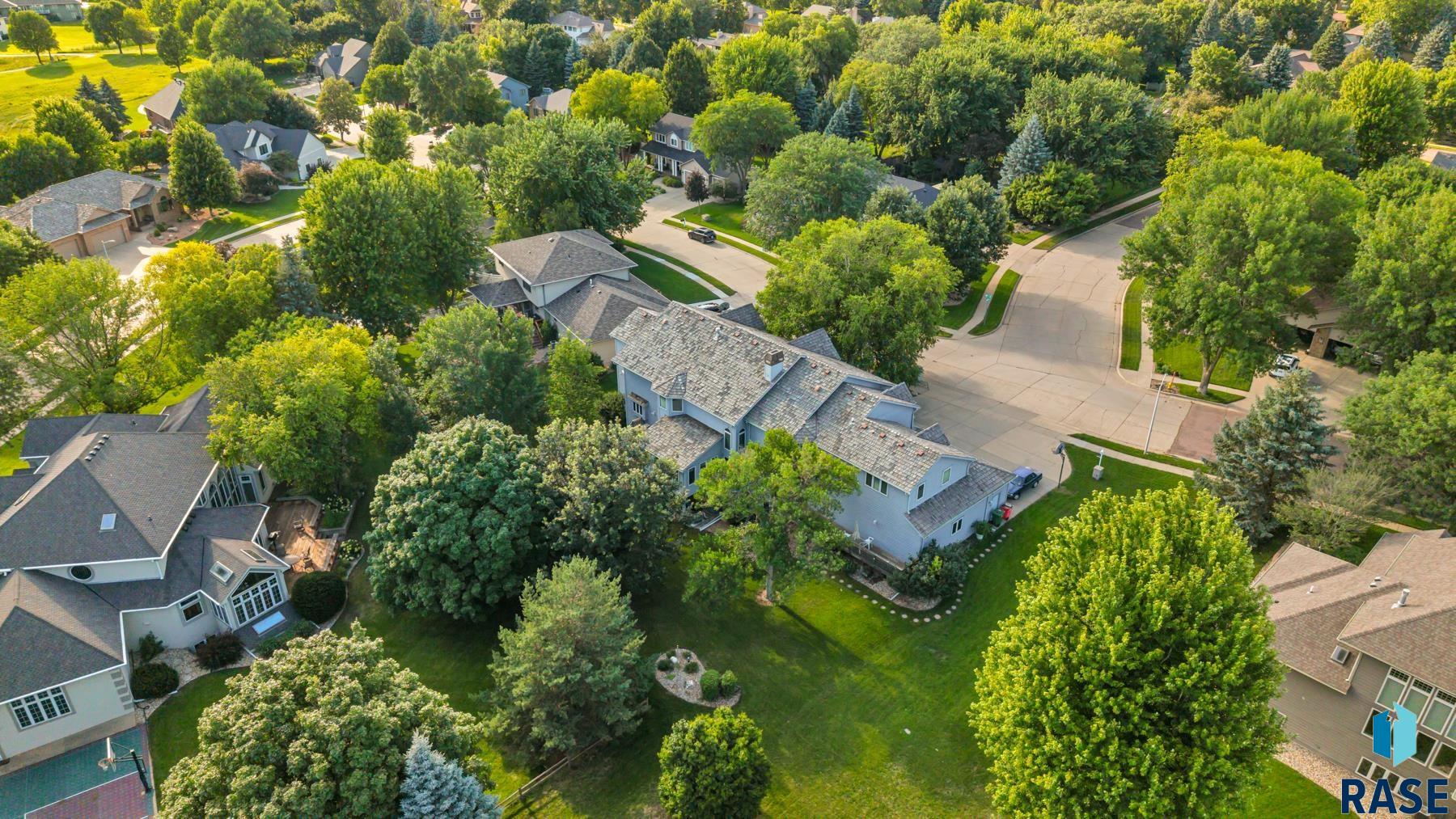 611 E 61st St Street