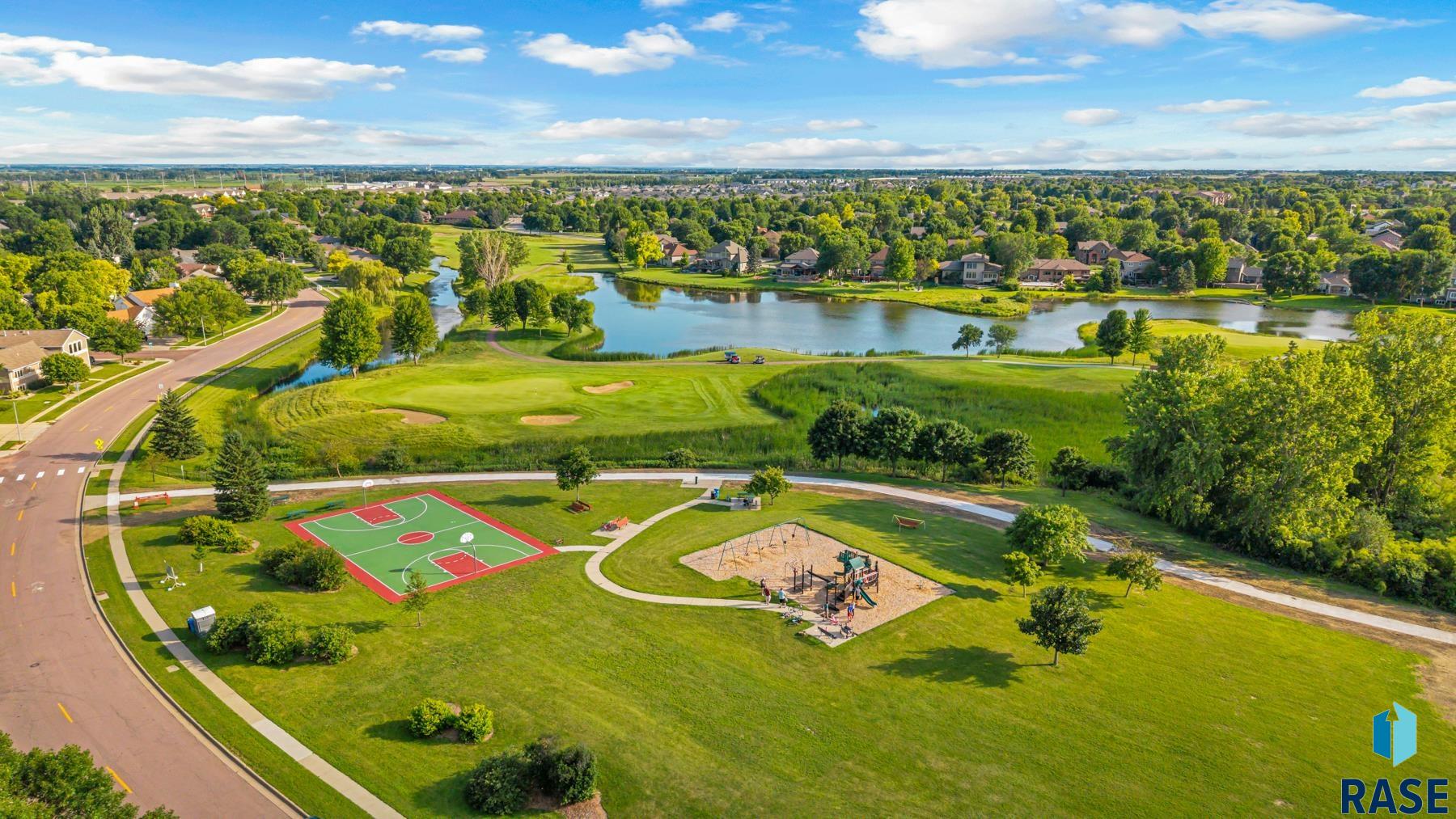 611 E 61st St Street