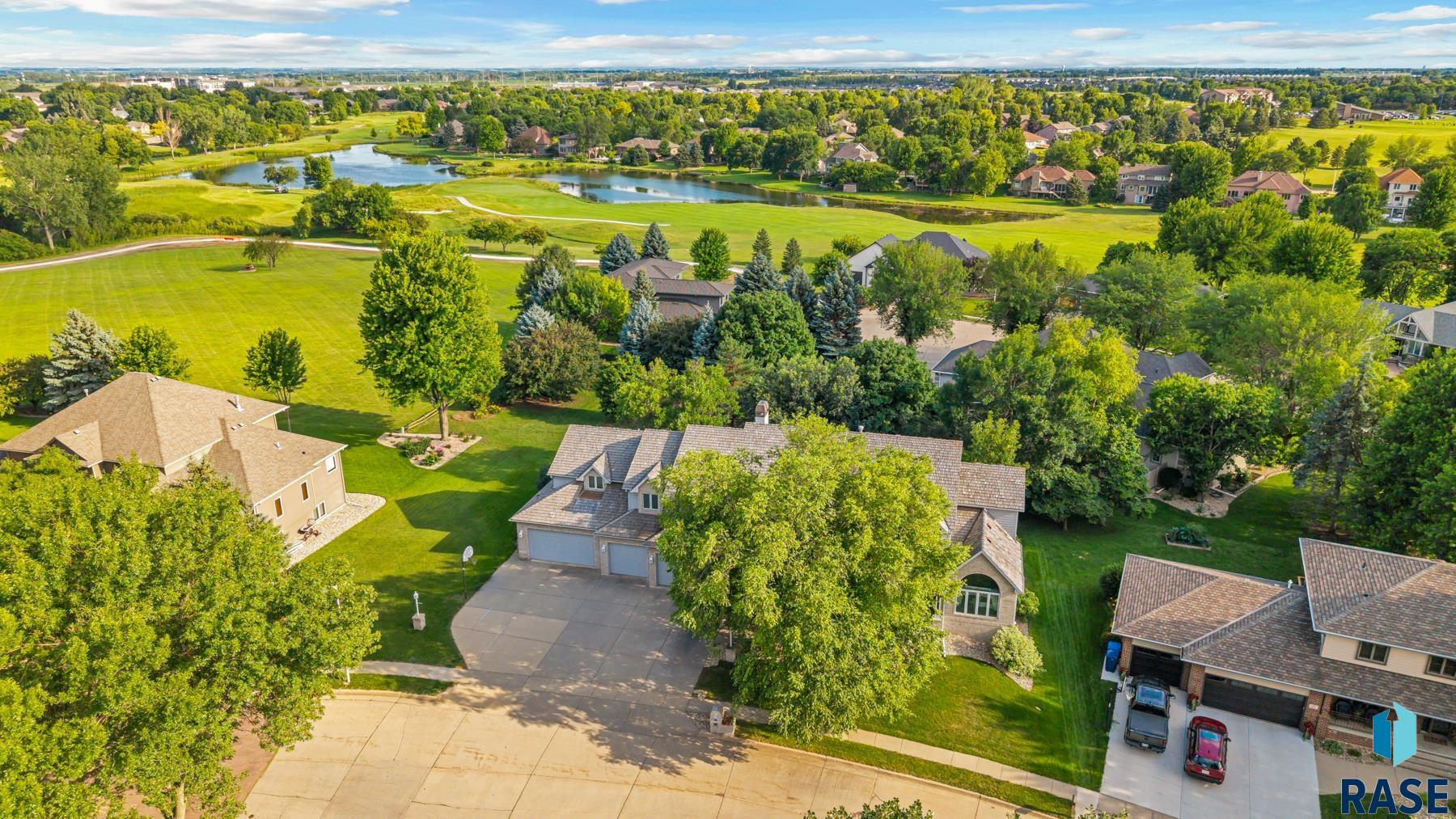 611 E 61st St Street