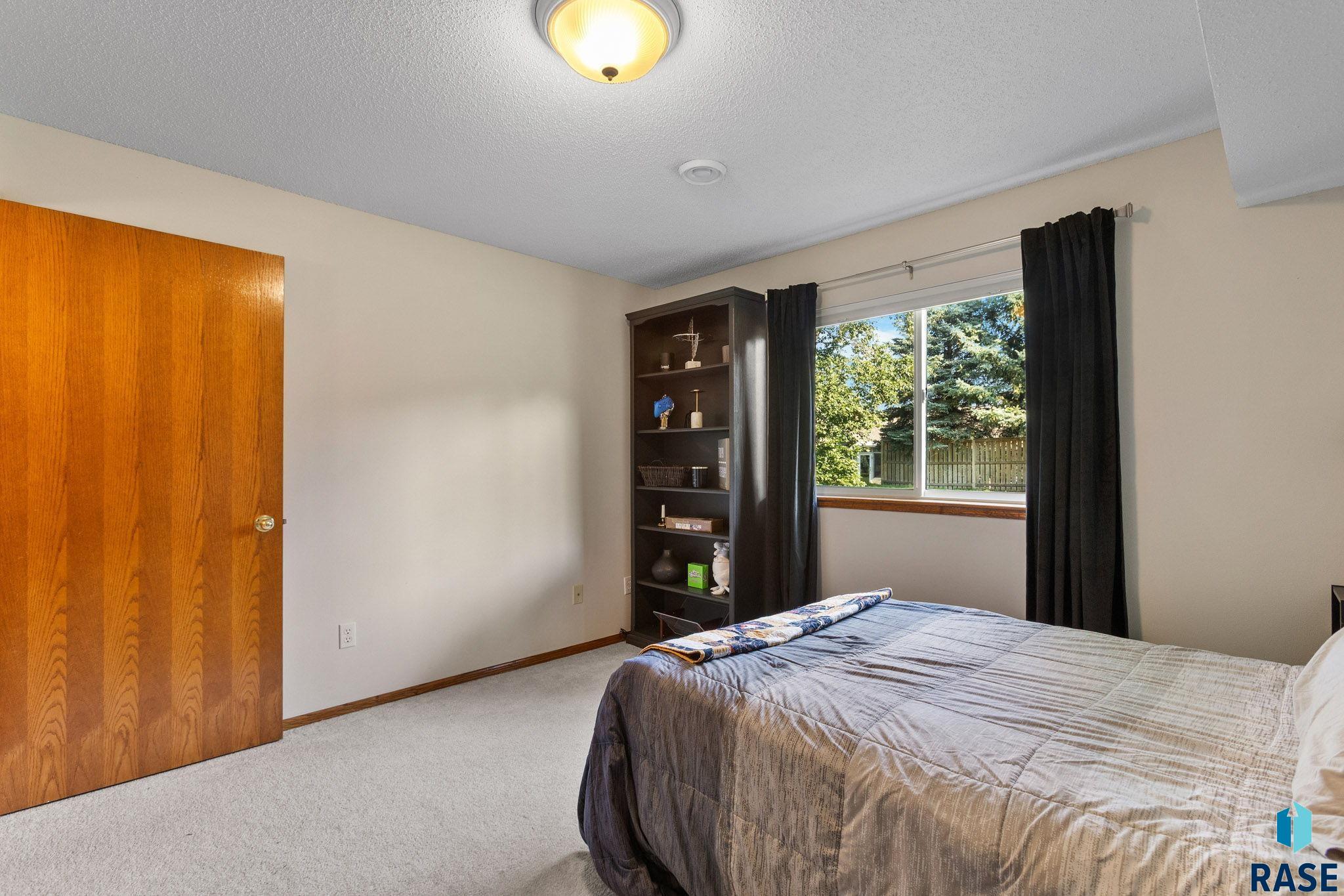 1500 Northstar Ln, Sioux Falls