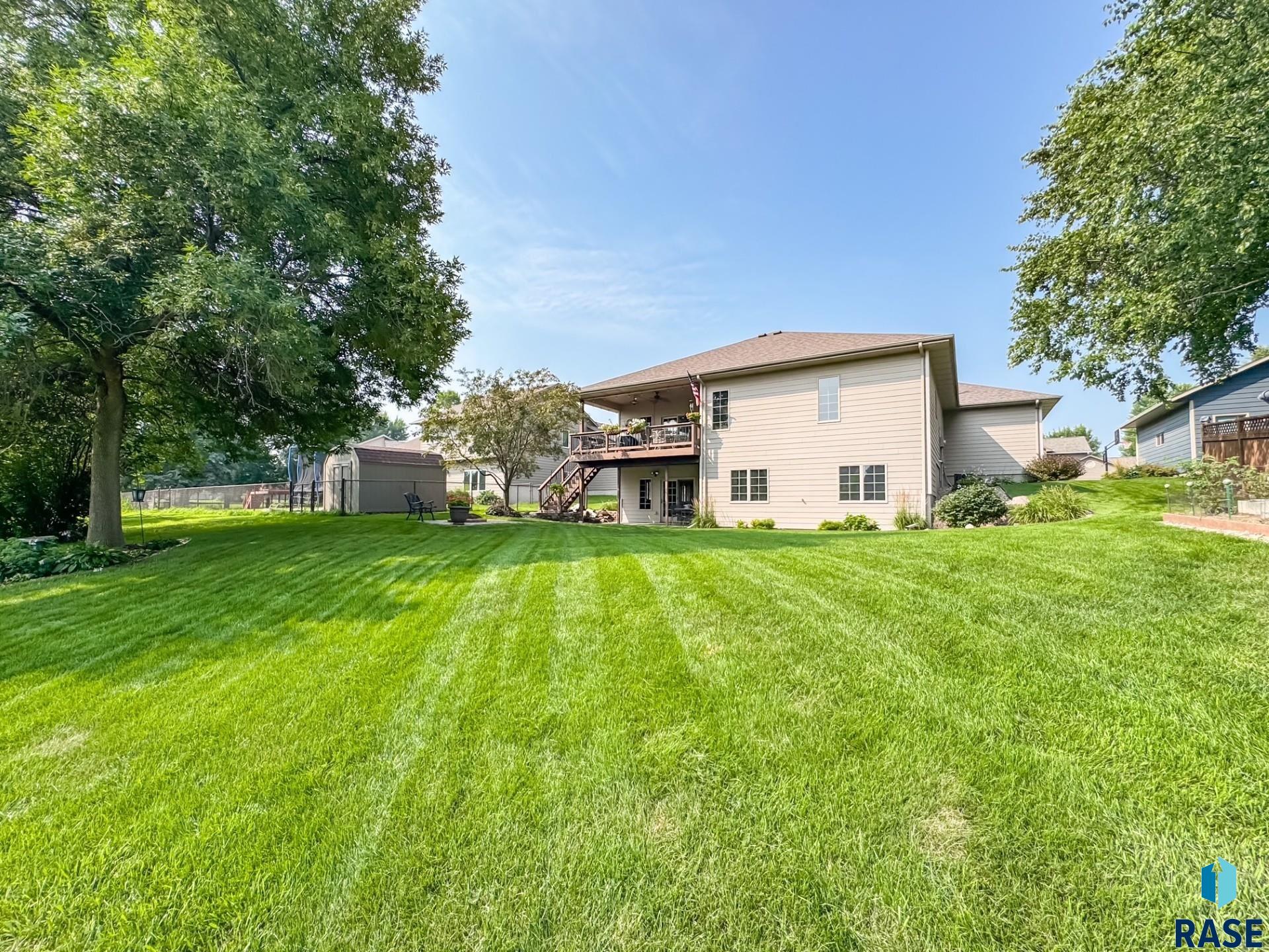 216 E Tabor Ct