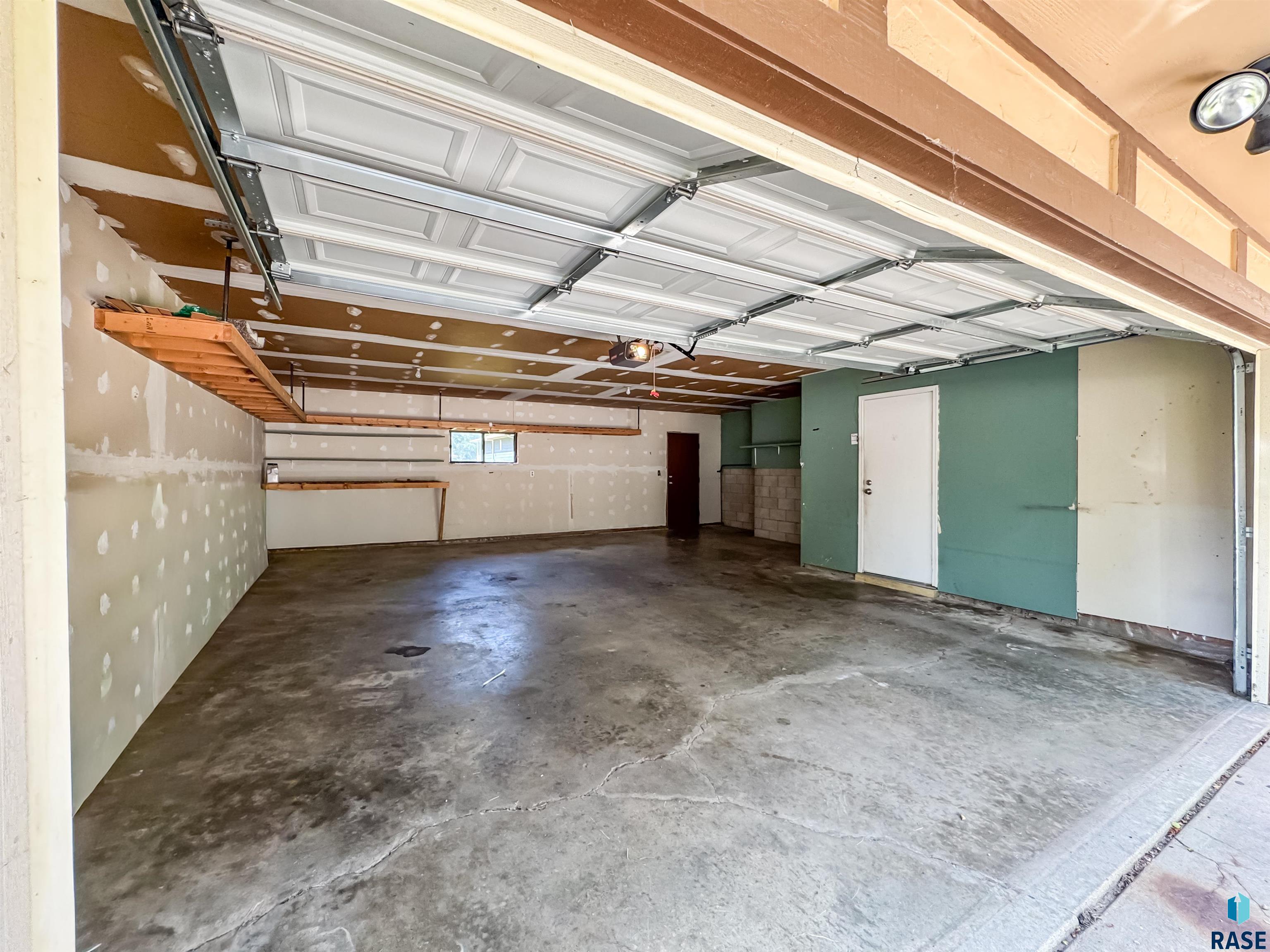 4221 S Southeastern Ave