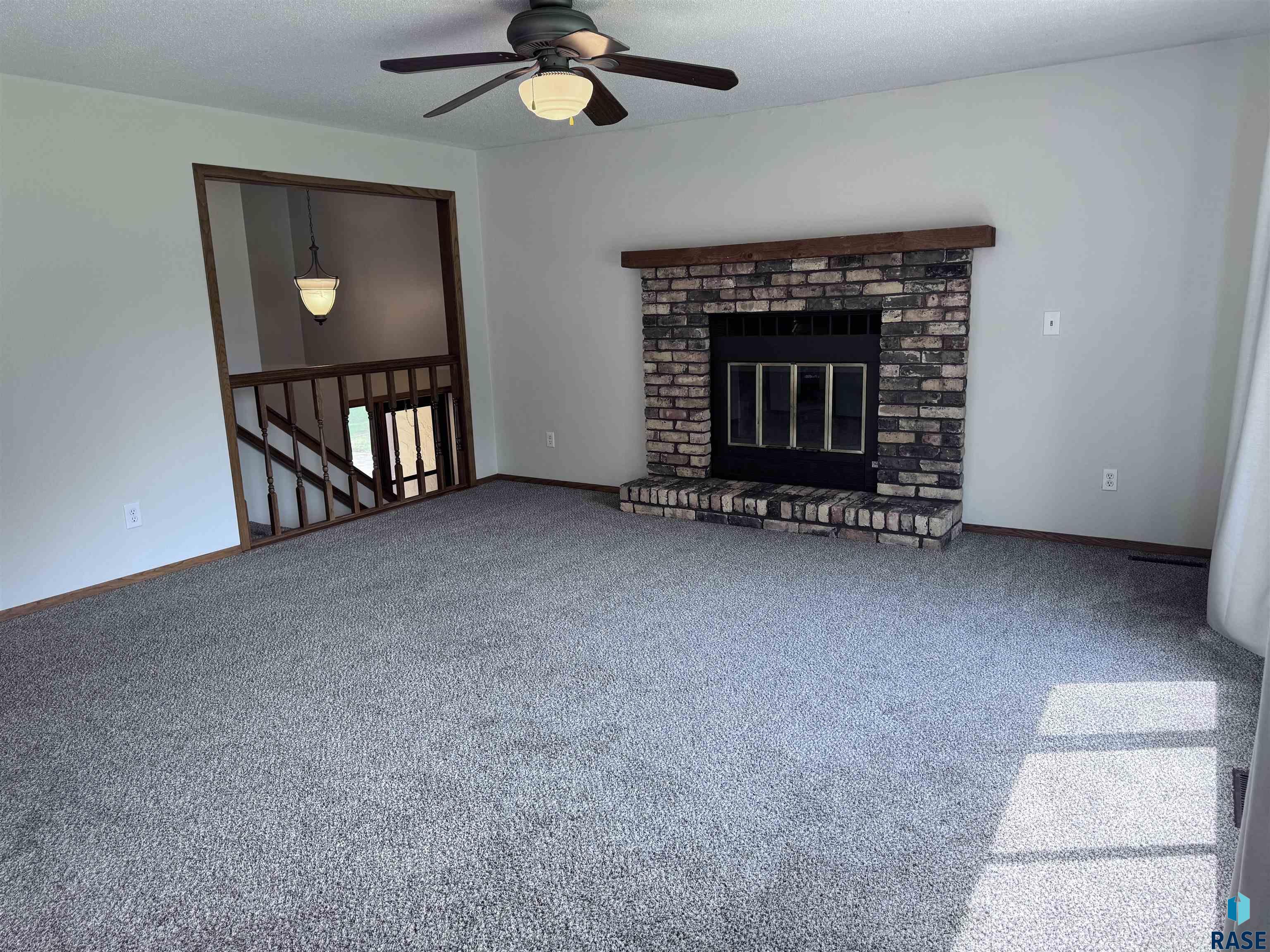 4221 S Southeastern Ave