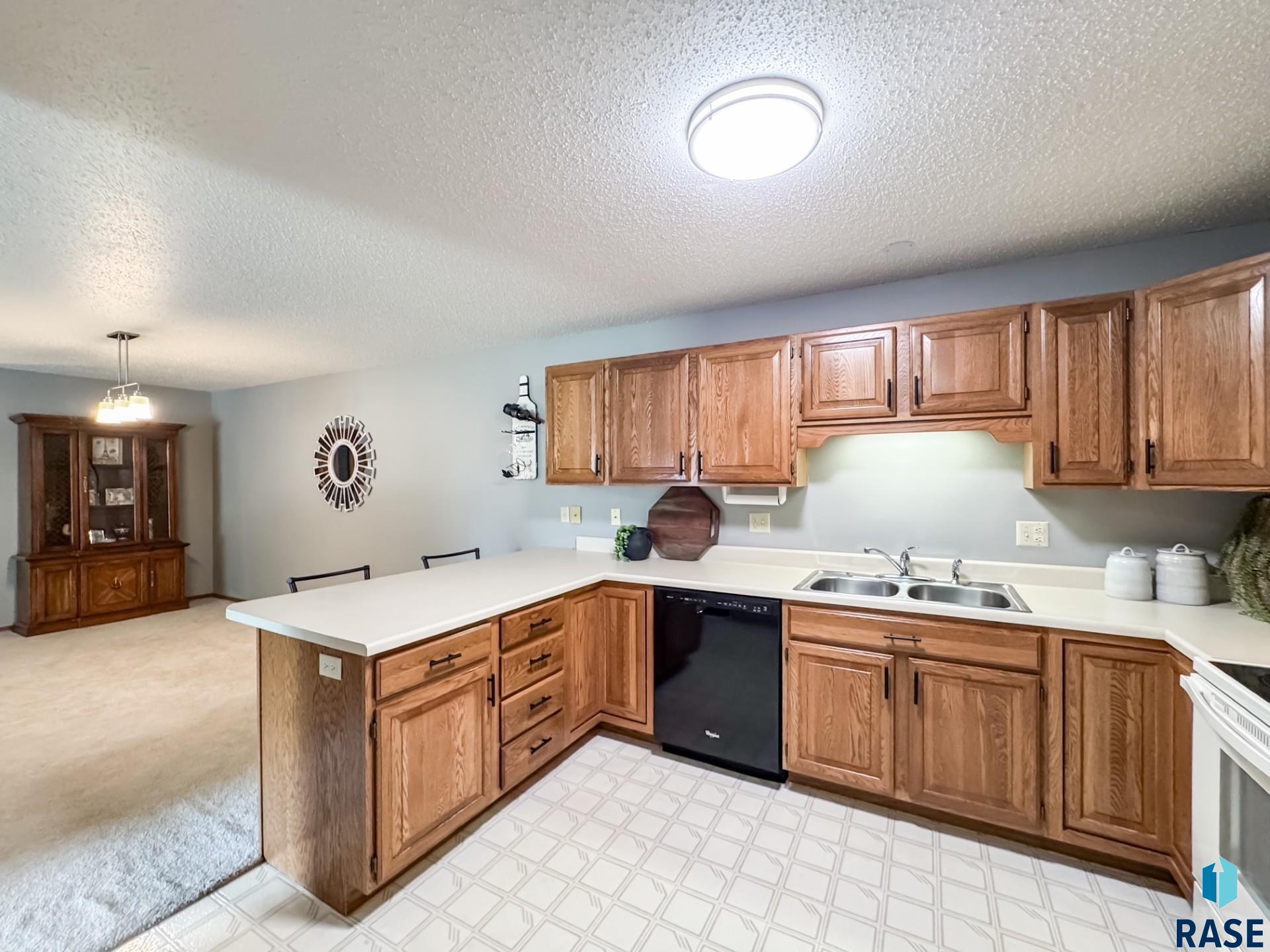4601 S Oxbow Ave 203