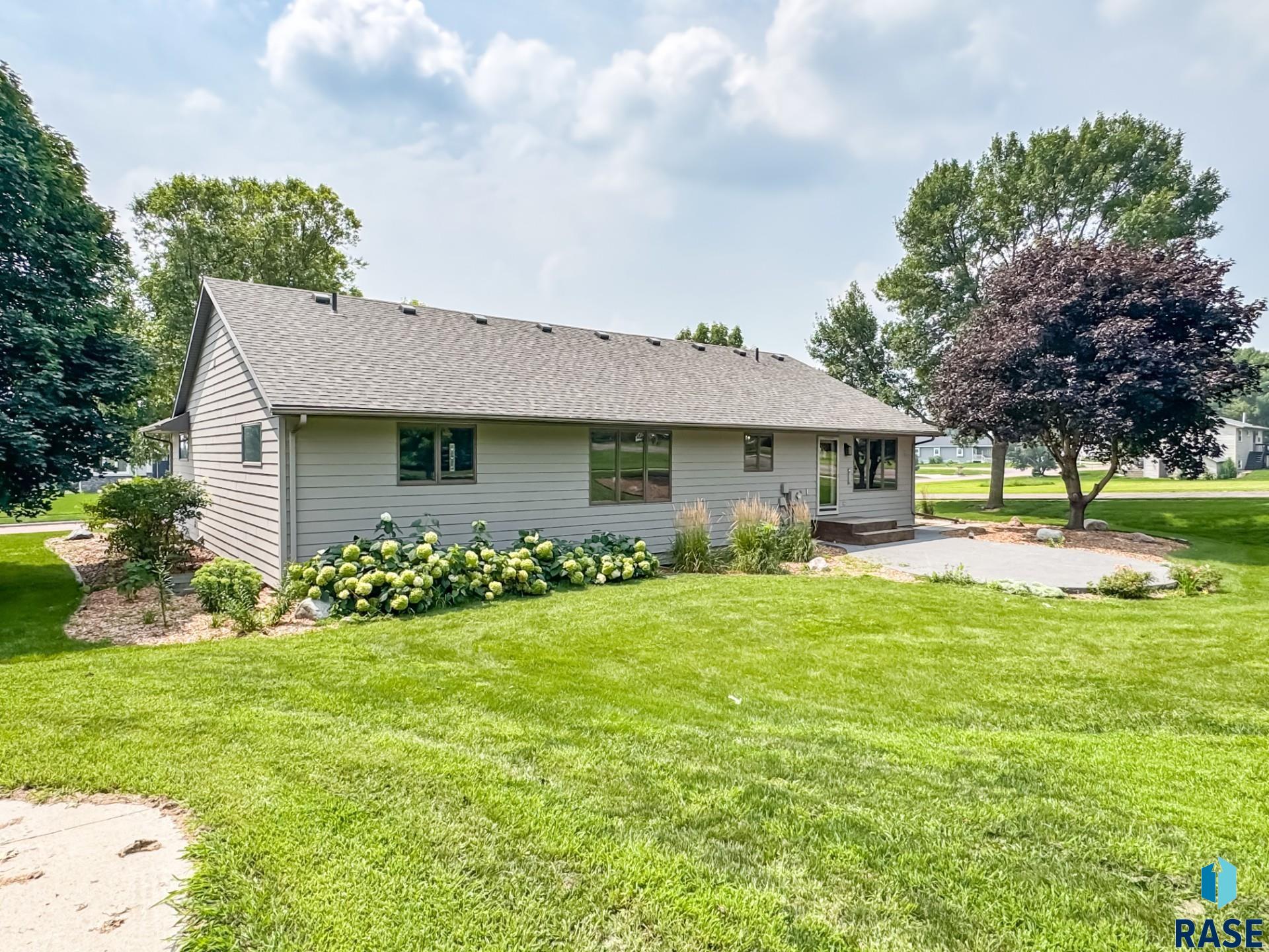 385 W South St
