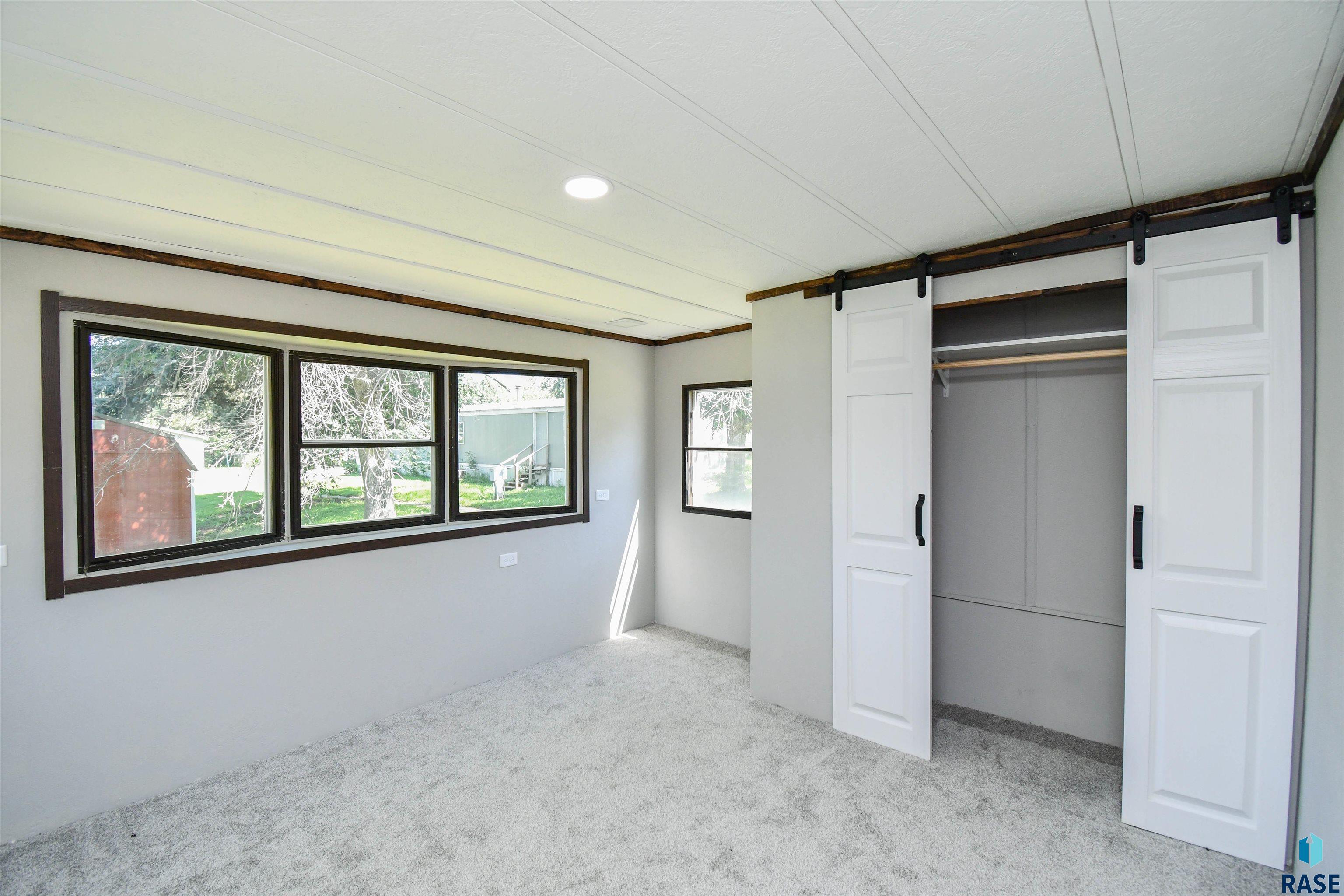 6404 W Sandalwood Pl Place