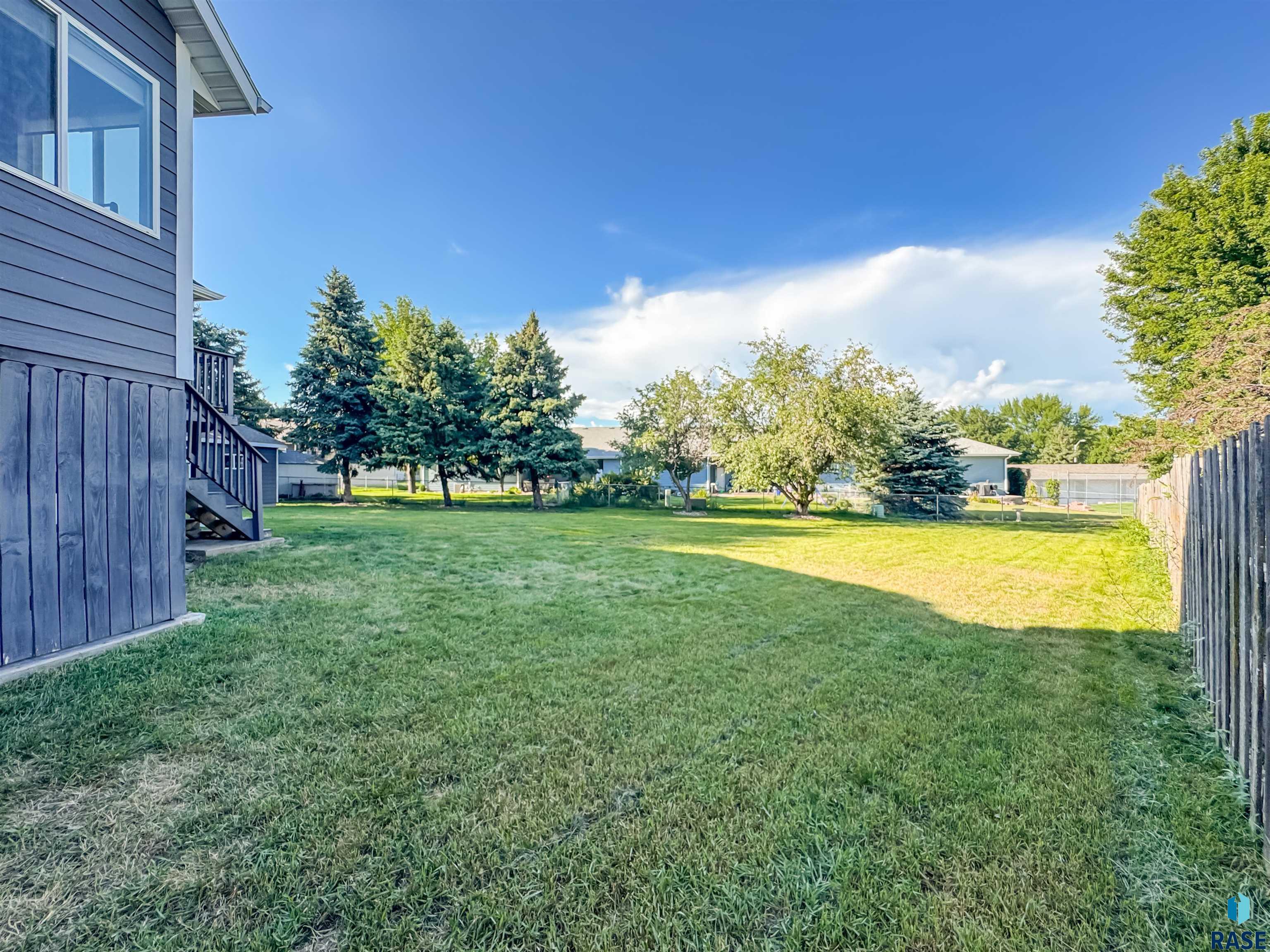 1025 E Cottonwood Dr