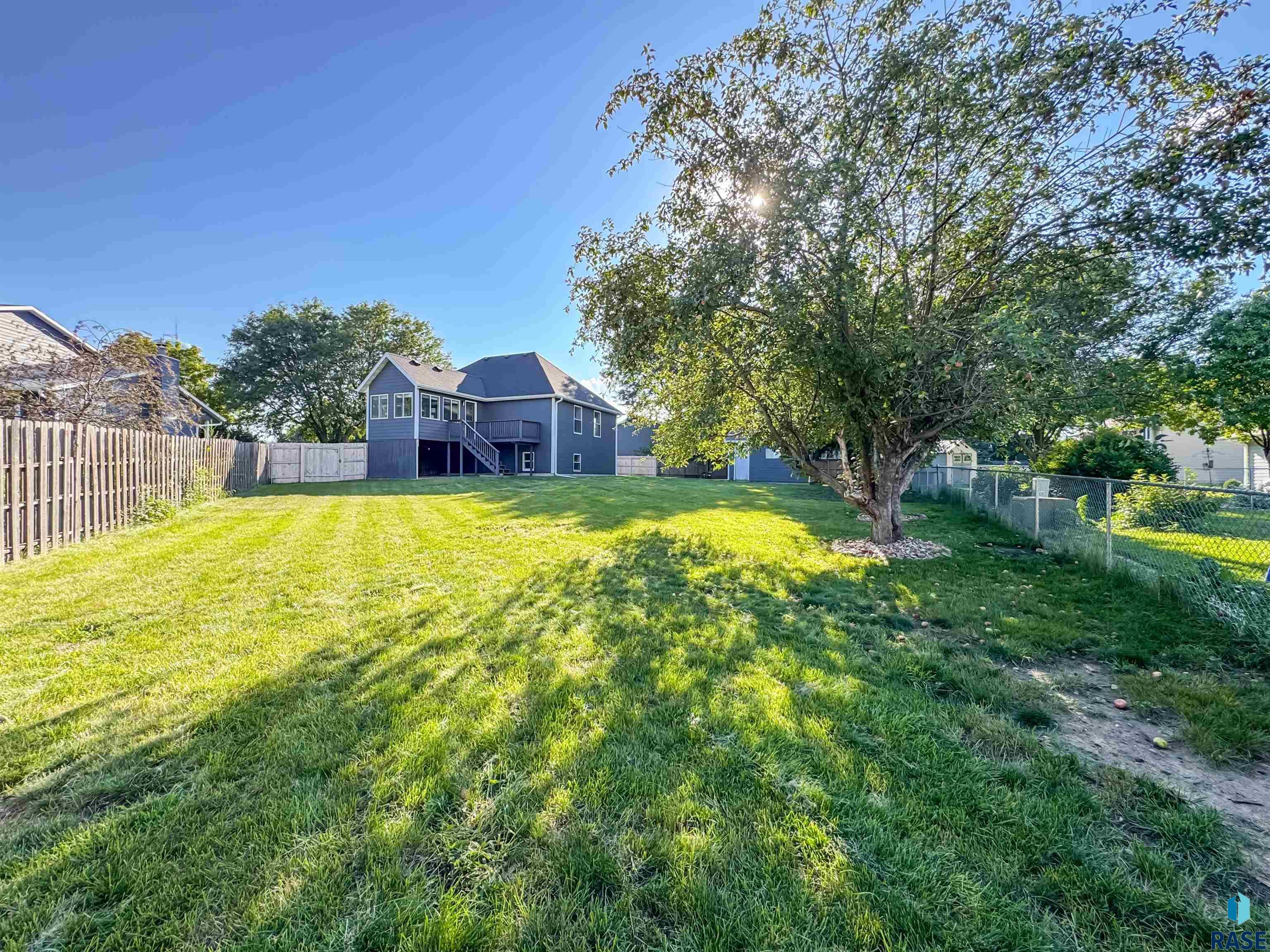 1025 E Cottonwood Dr
