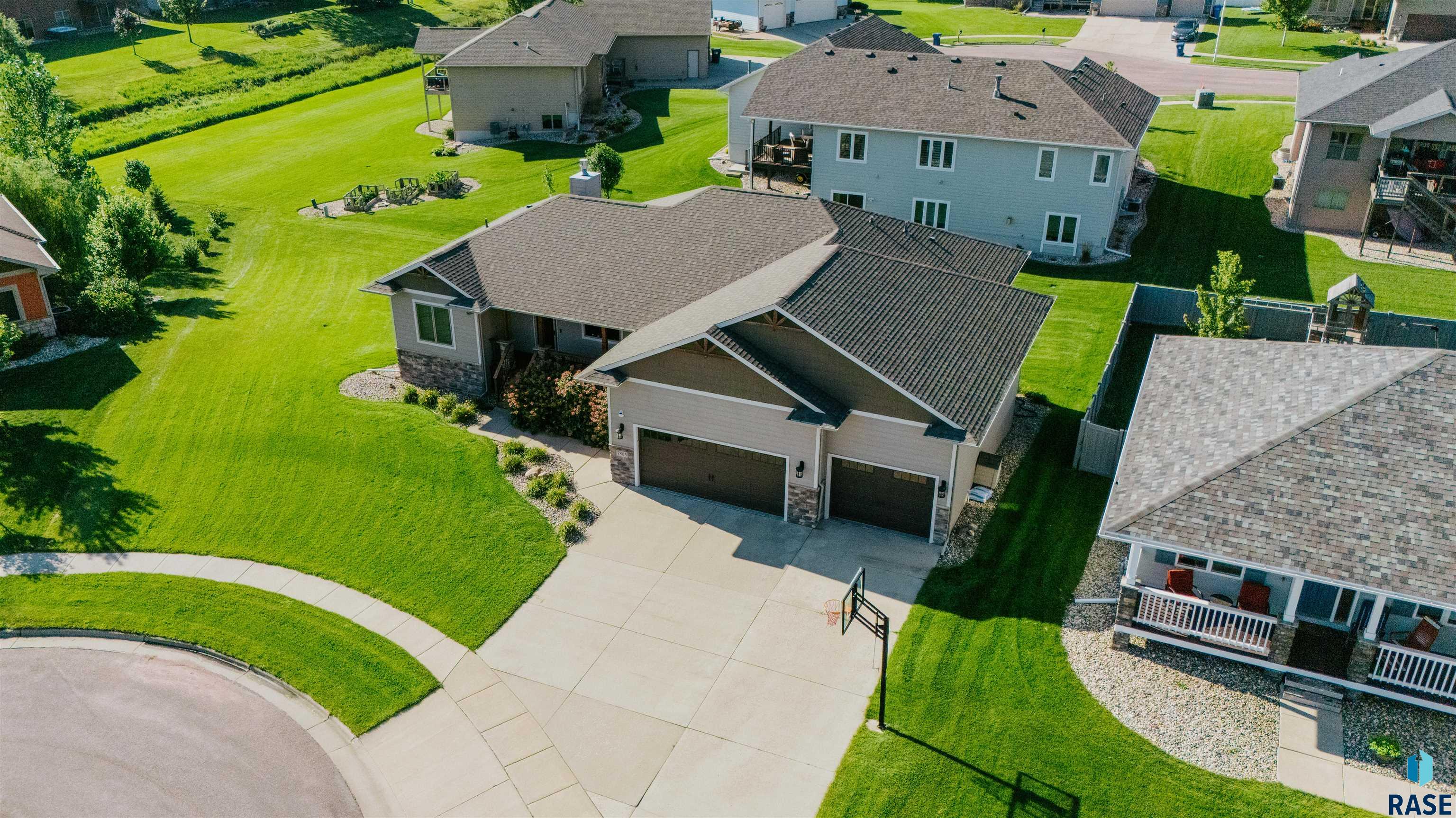 7805 W Noah Cir