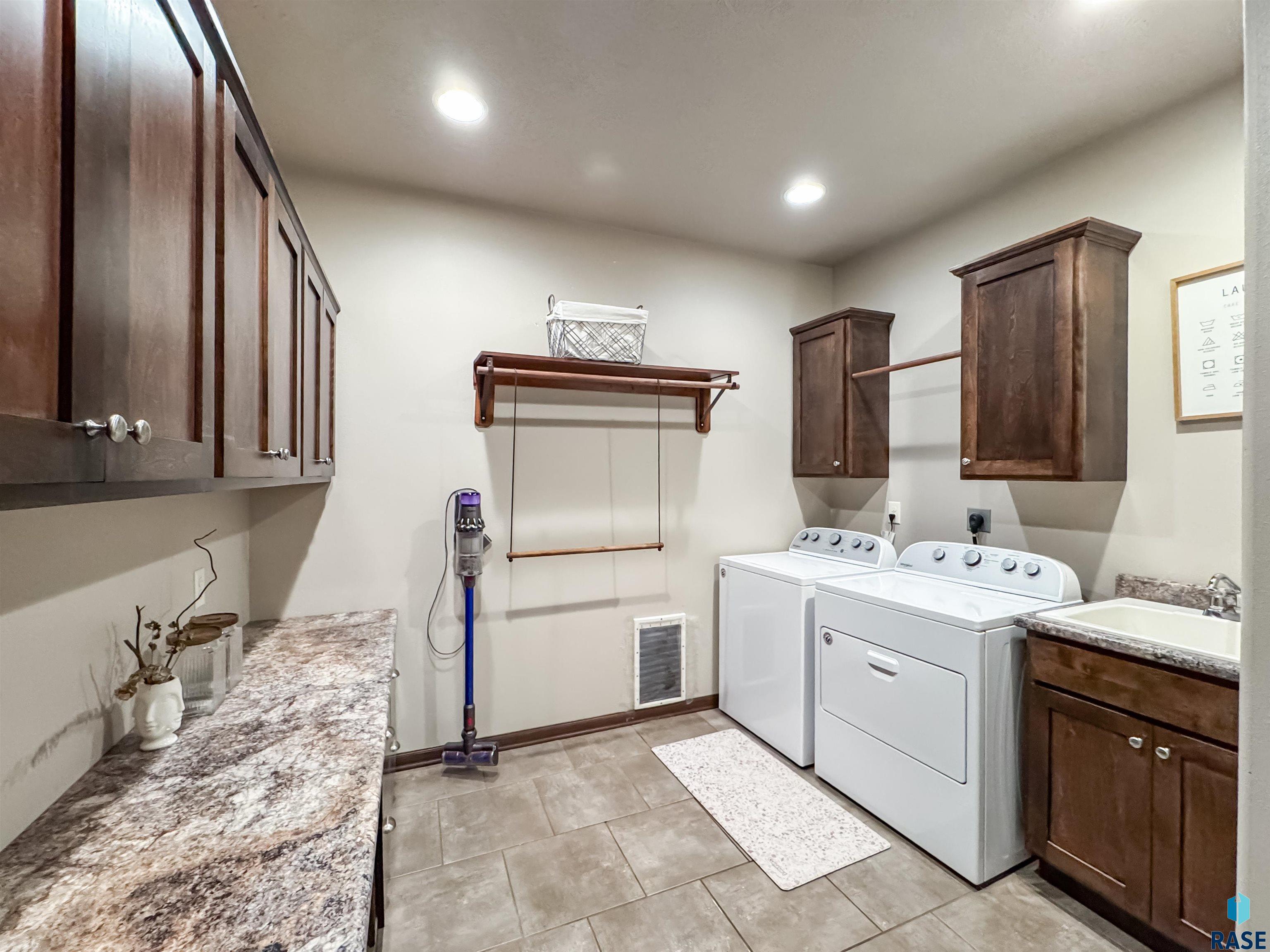 7805 W Noah Cir