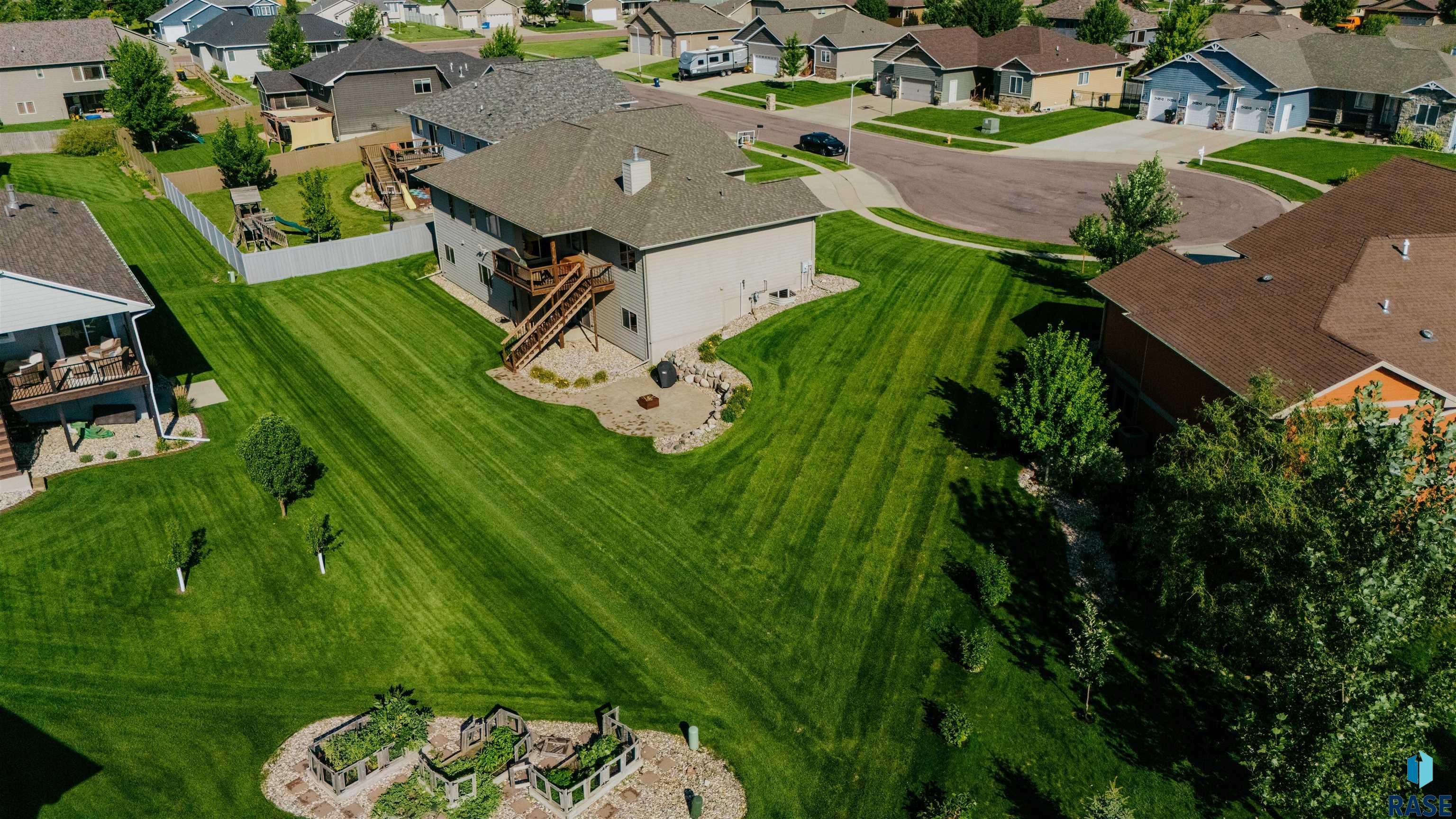 7805 W Noah Cir