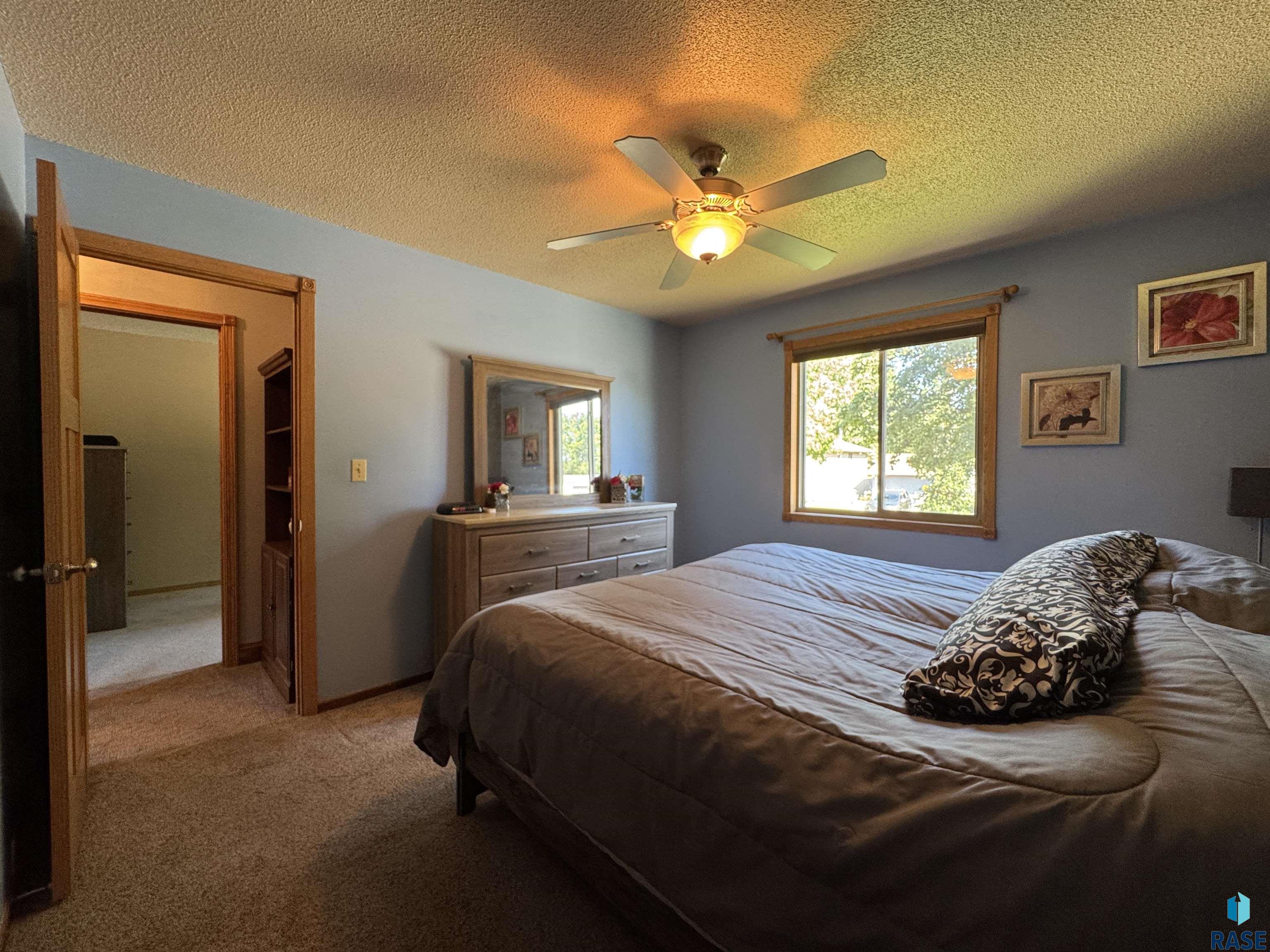 5121 E 17th St Street