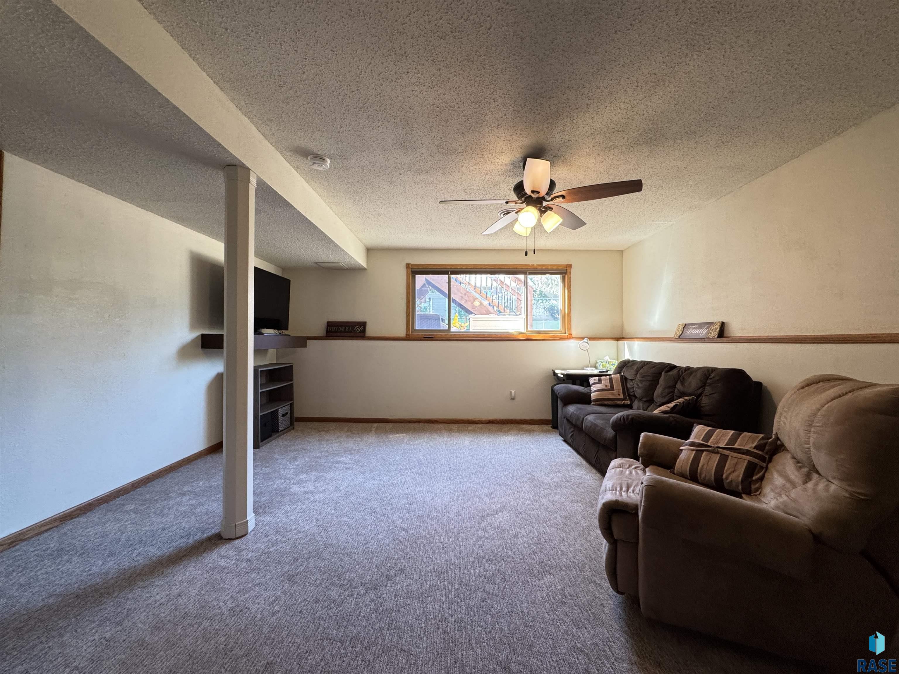 5121 E 17th St Street