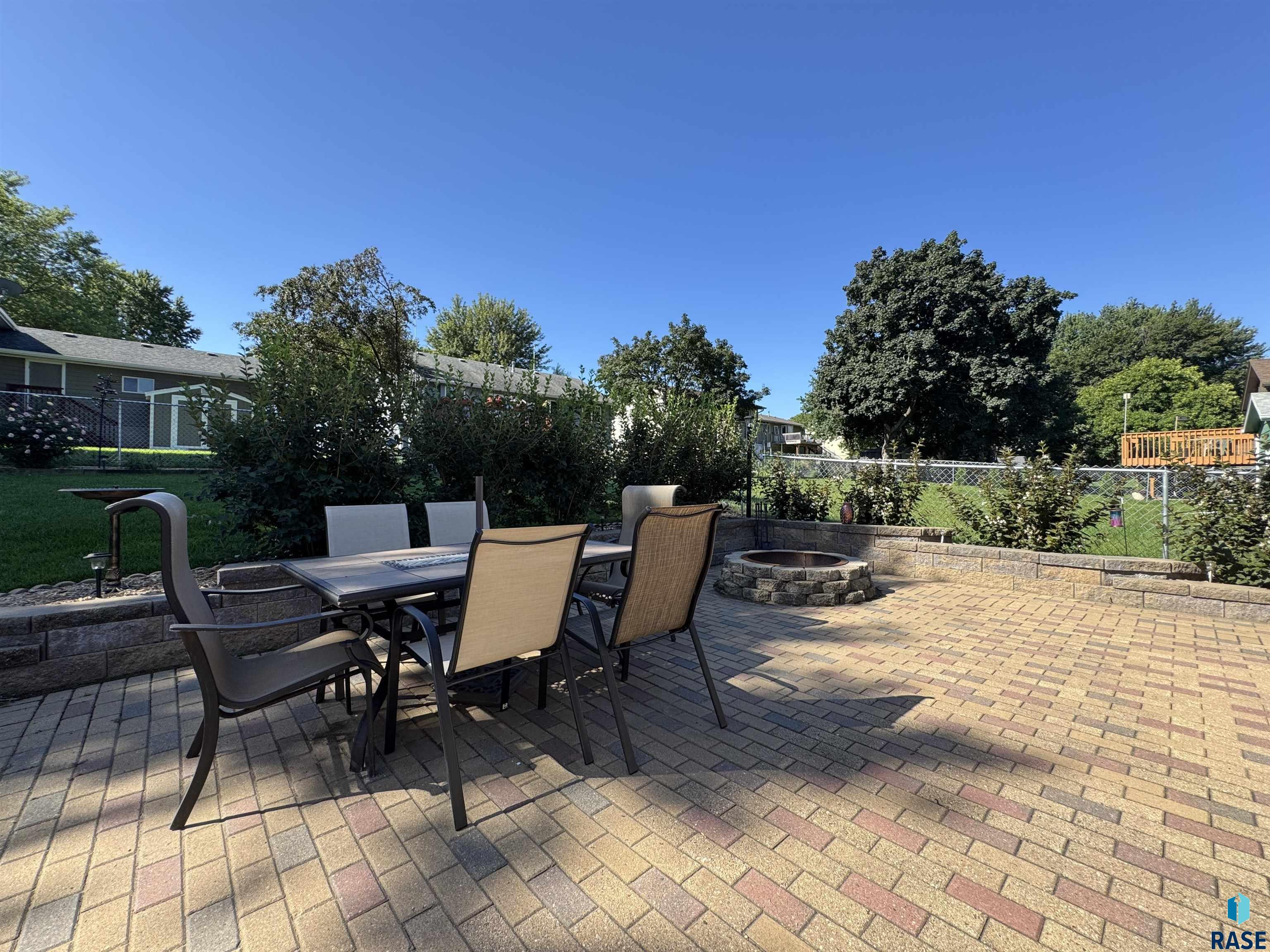 5121 E 17th St Street