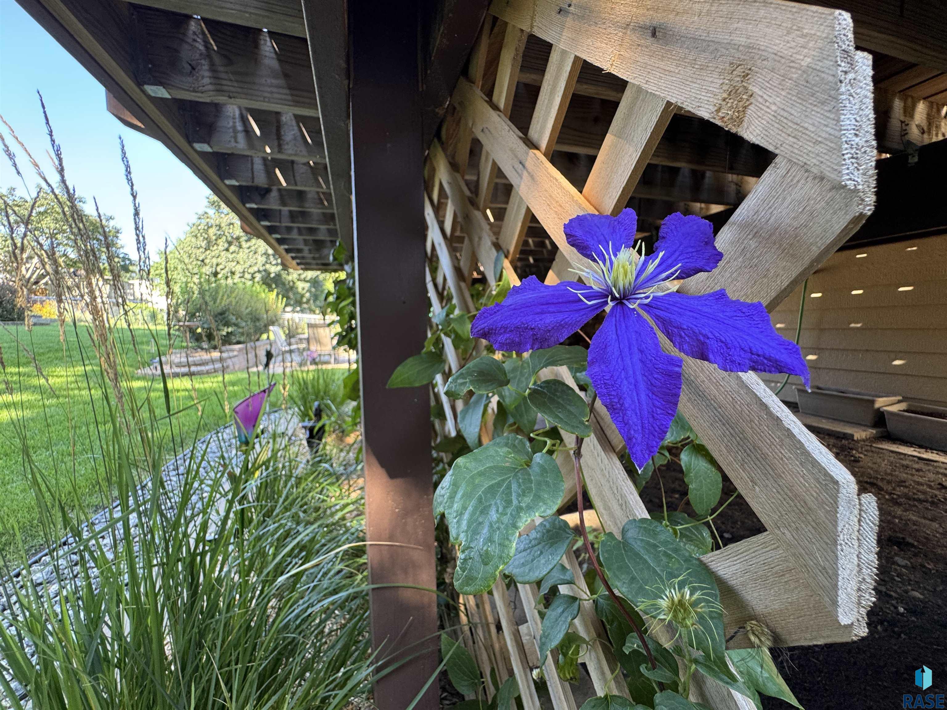 5121 E 17th St Street