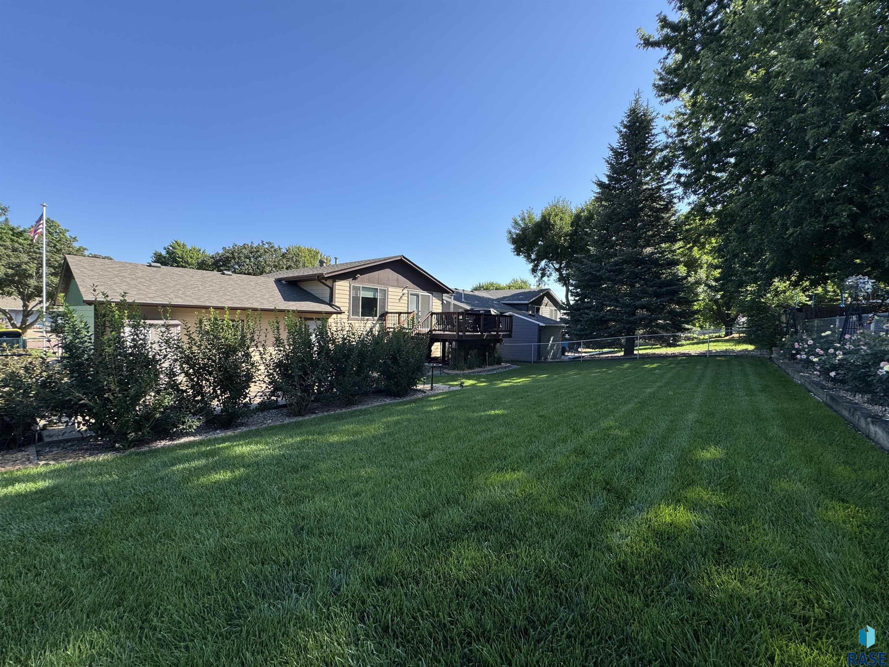 5121 E 17th St Street