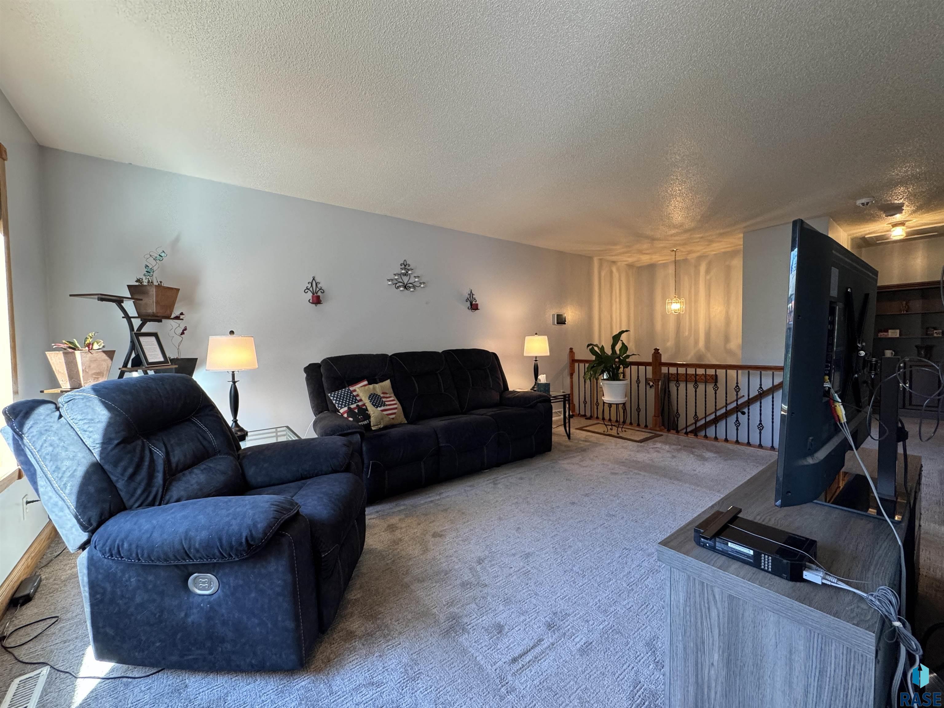 5121 E 17th St Street