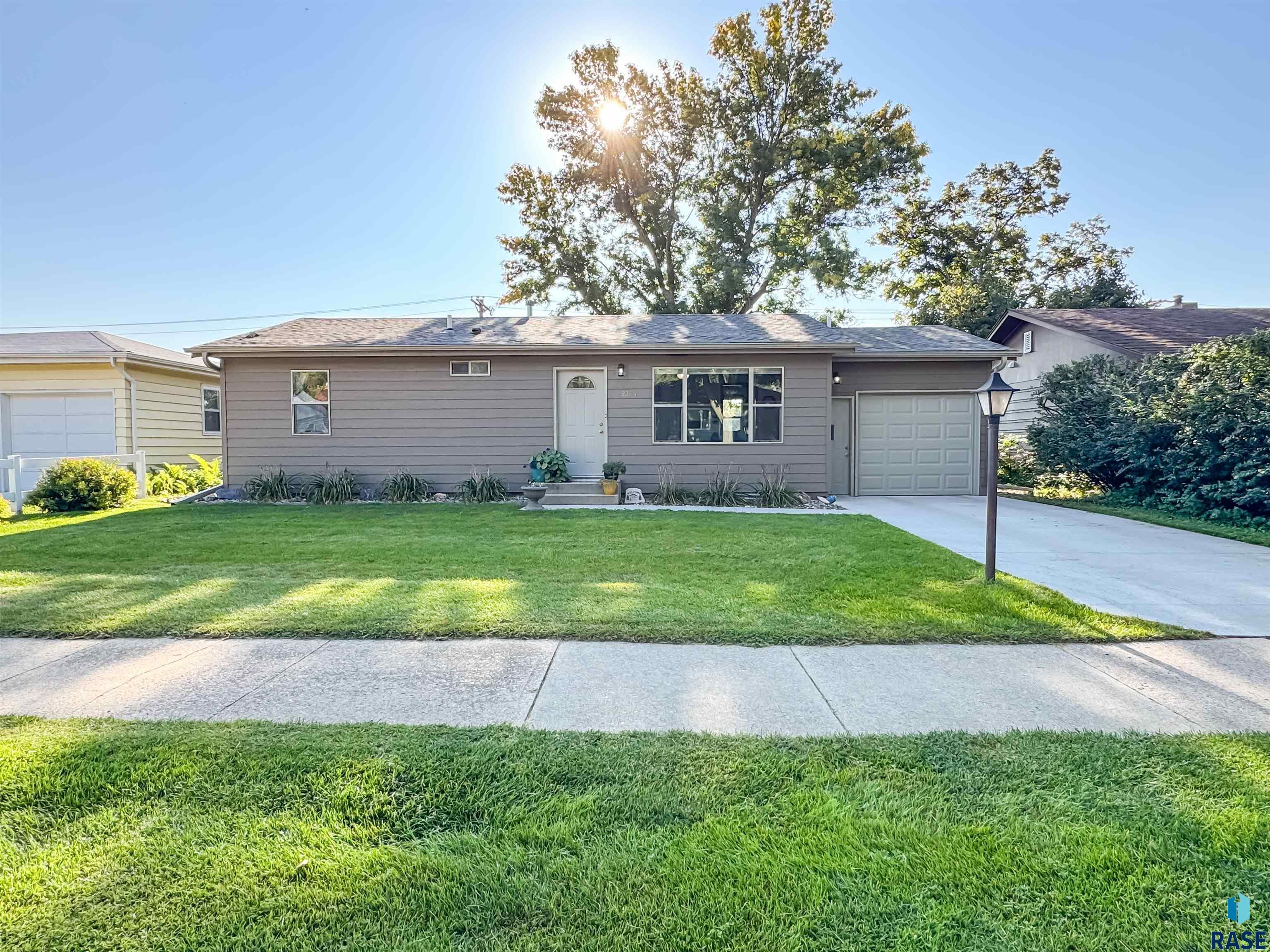 2324 S Crestwood Rd Road