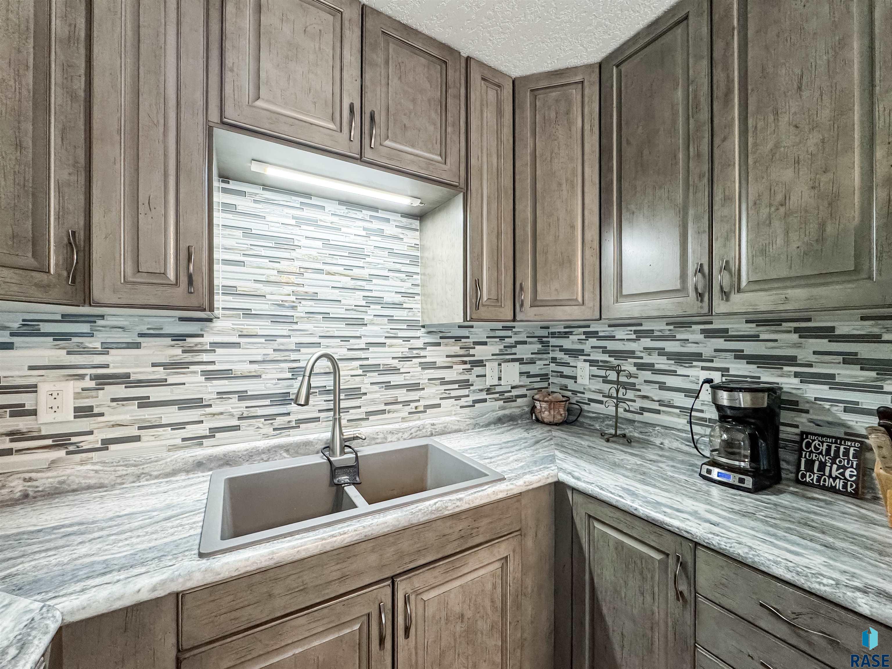 2324 S Crestwood Rd Road