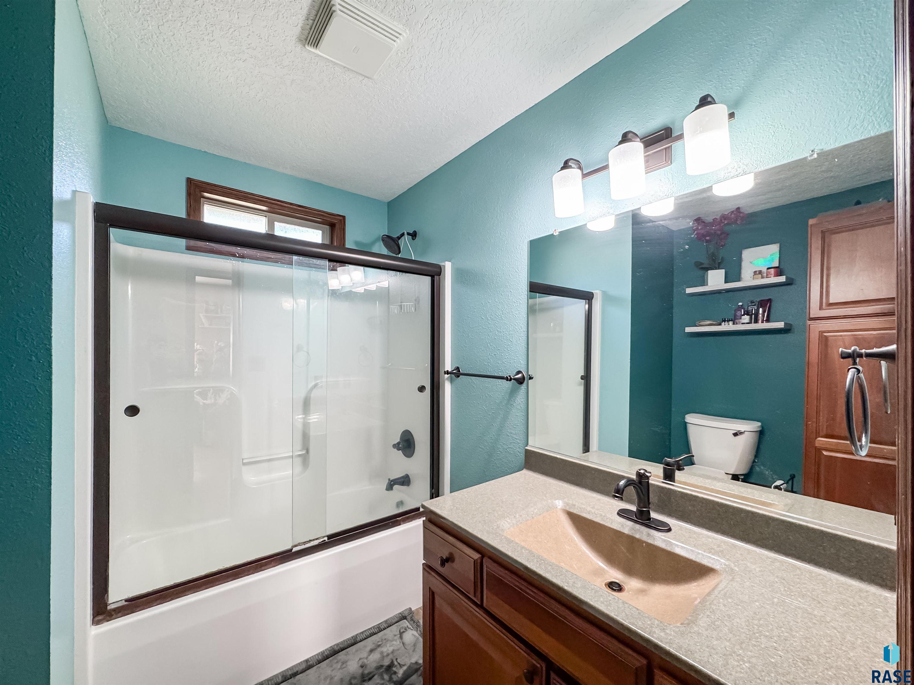 2324 S Crestwood Rd Road