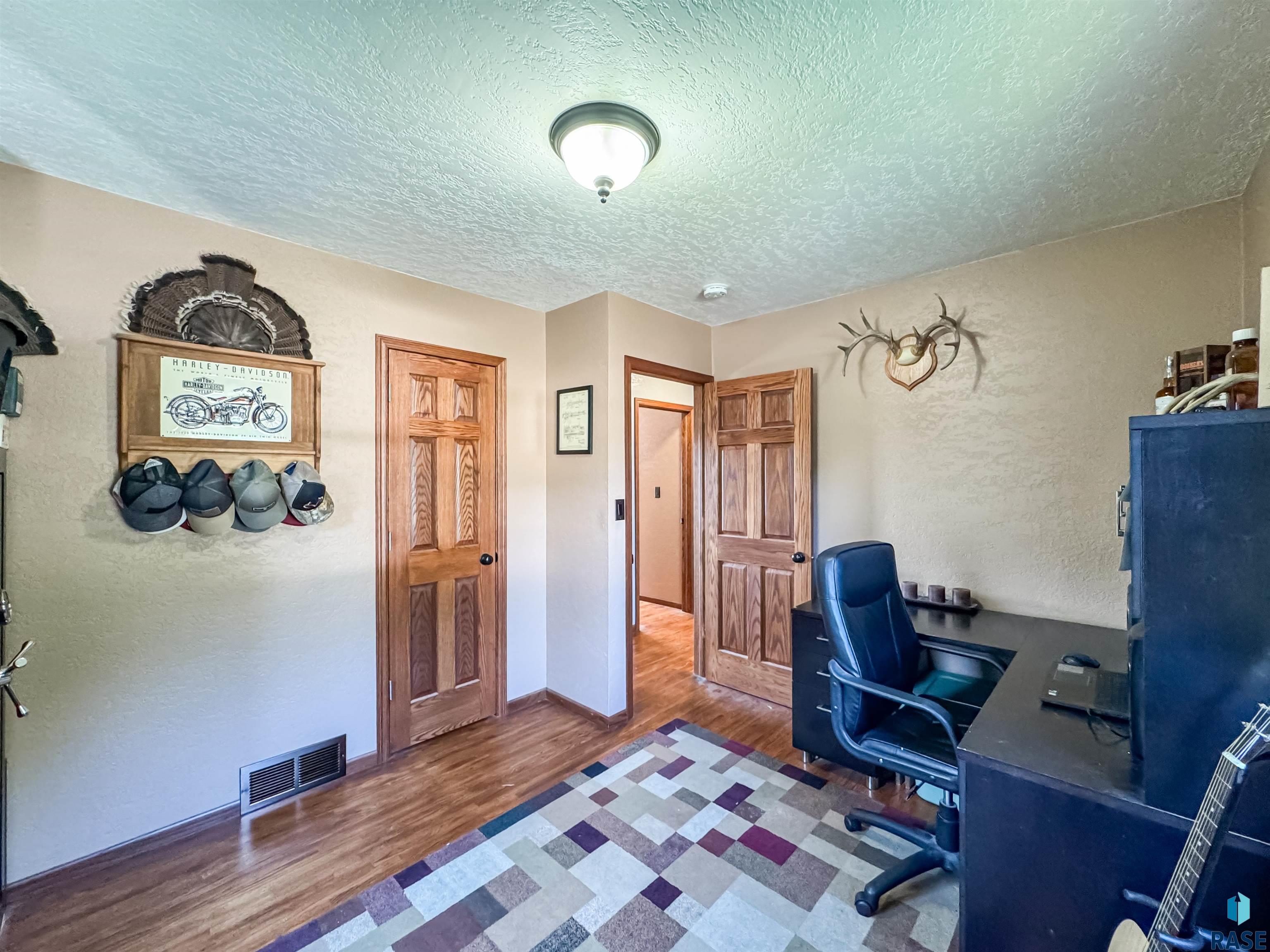 2324 S Crestwood Rd Road
