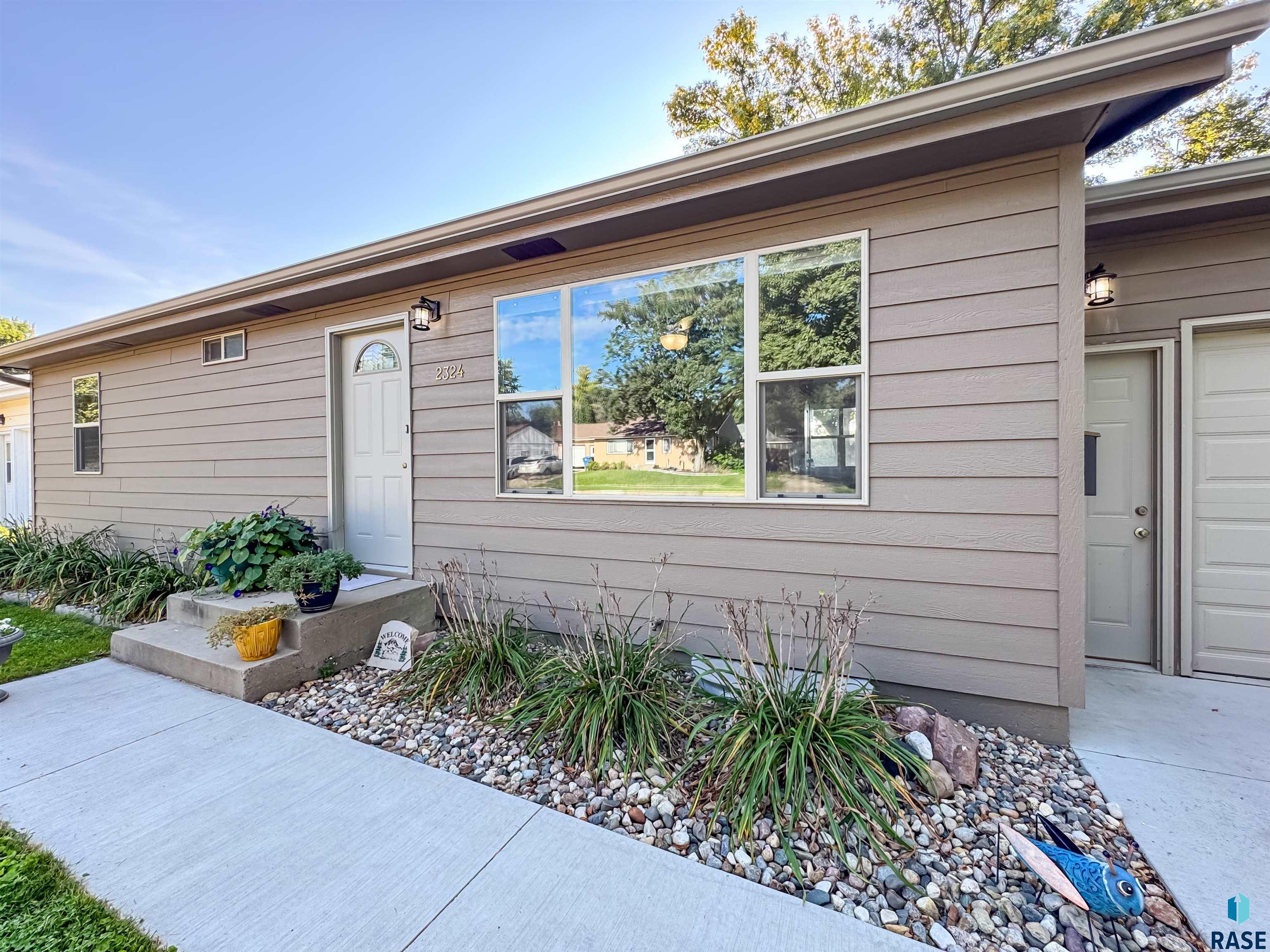 2324 S Crestwood Rd Road